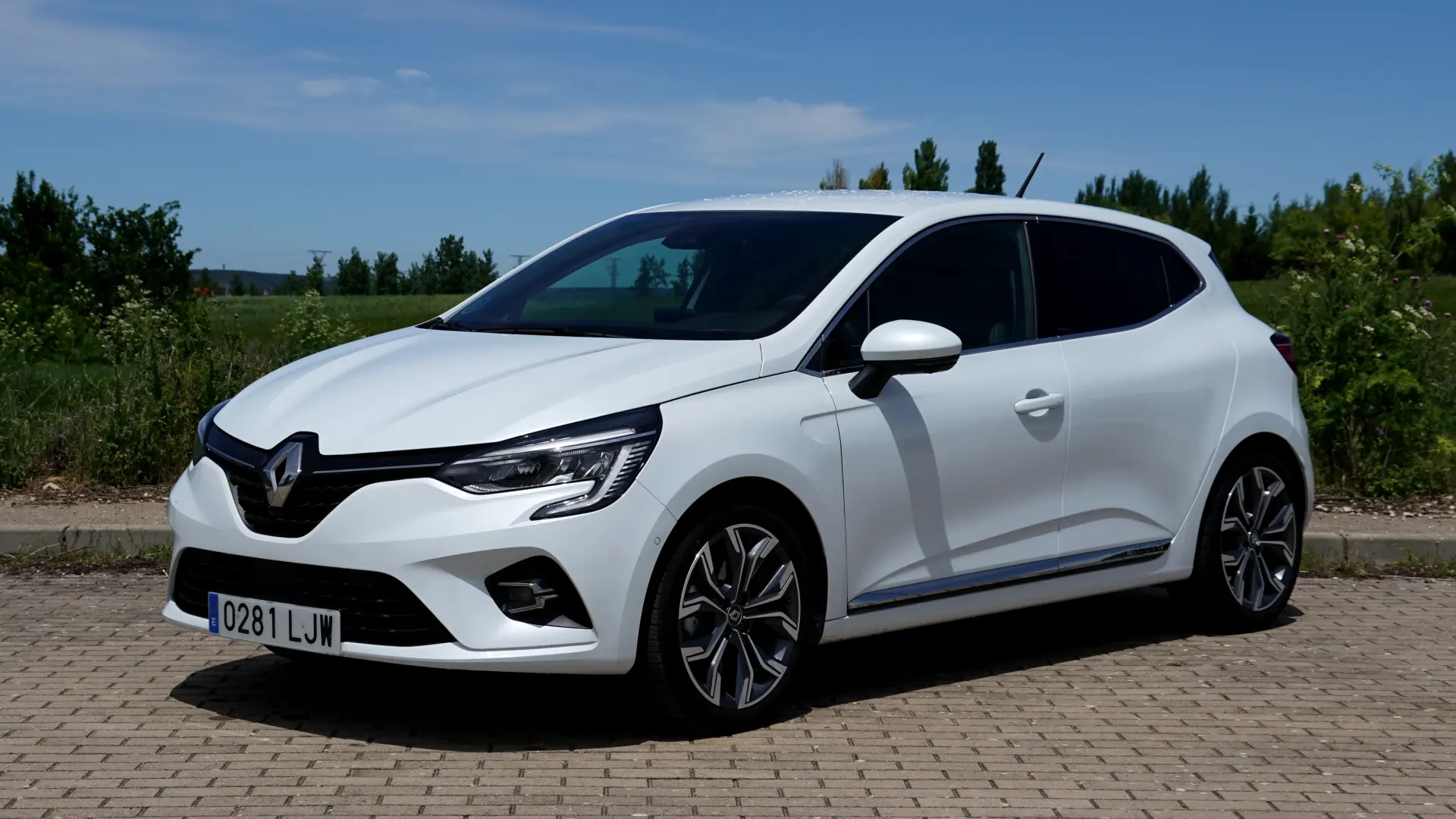 Nos ponemos al volante del Renault Clio ETech Hybrid, la versión más