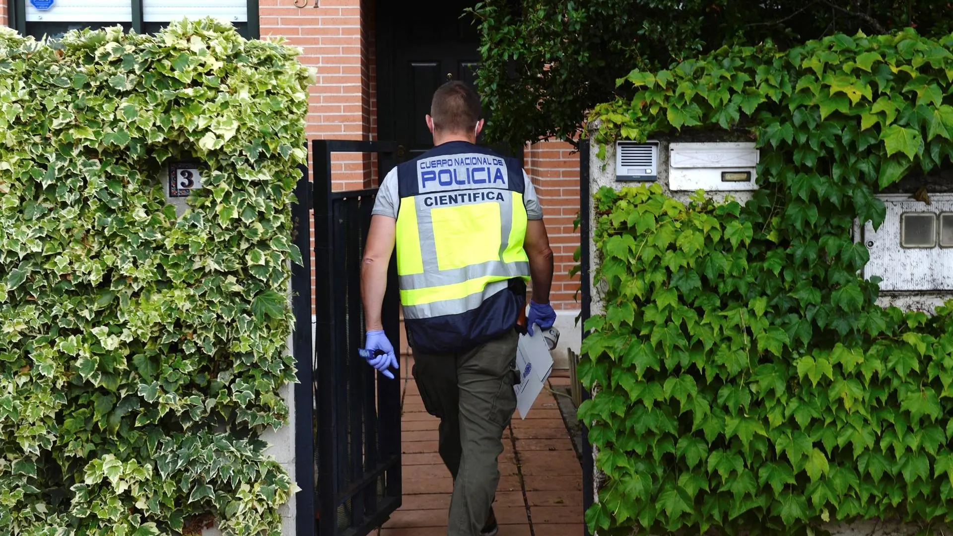 Encuentran el cadáver de un hombre en un contenedor de basura en Castellón