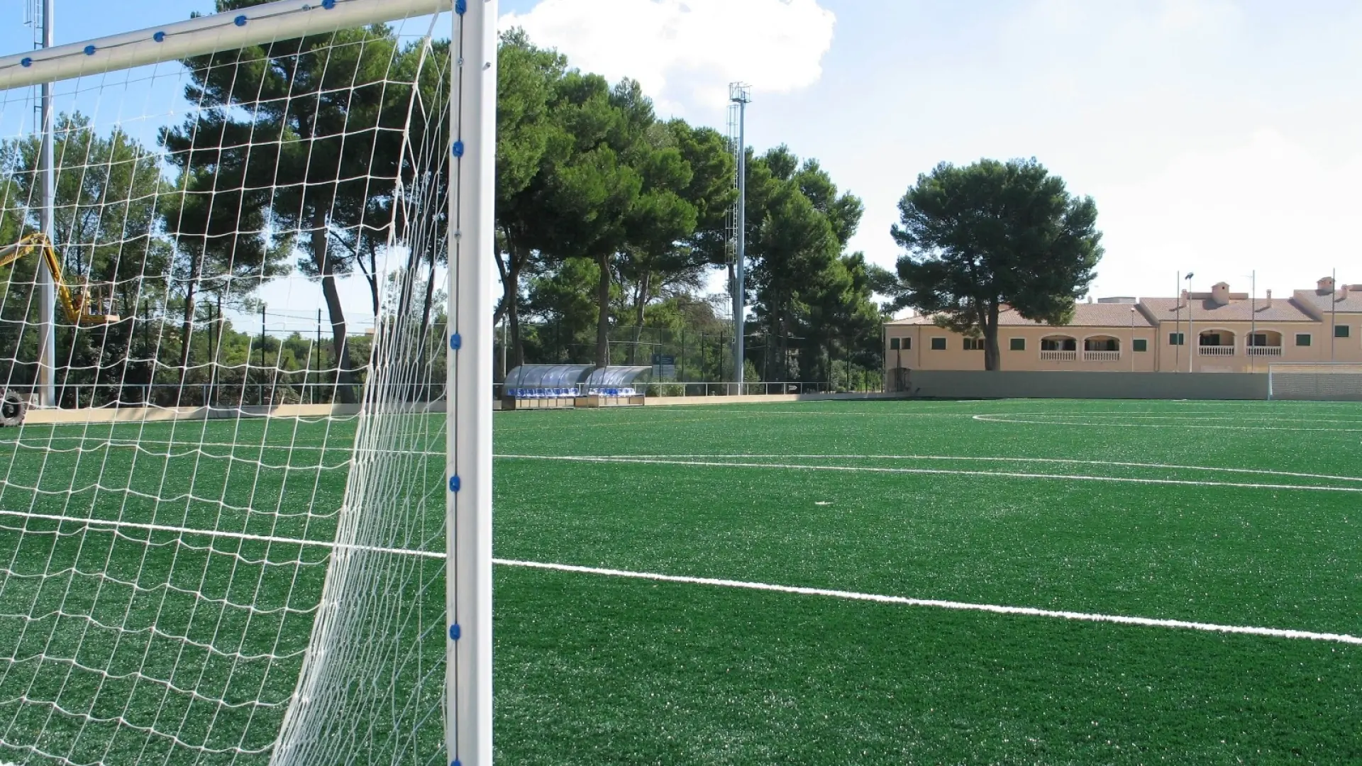 
         Detenido un padre por agredir a un niño en un partido de fútbol en Mallorca 
    