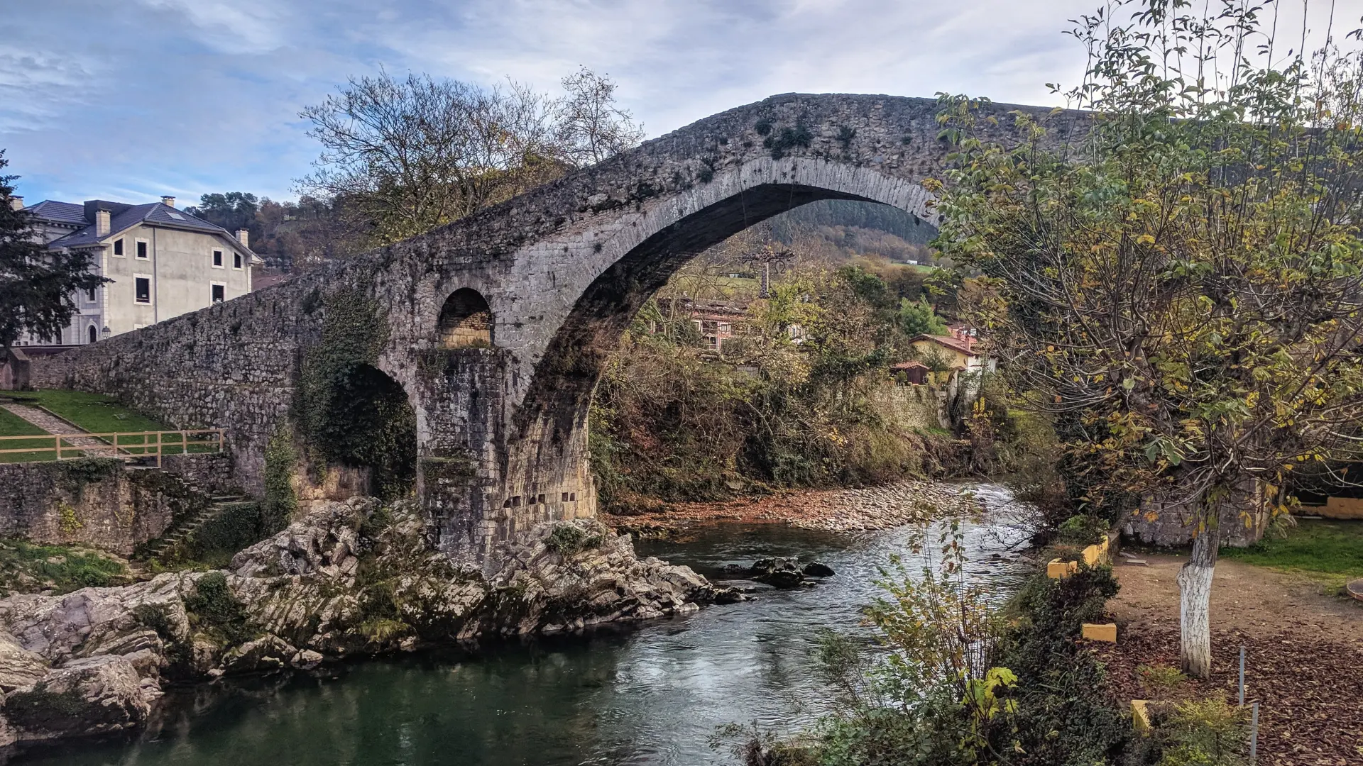 Las cinco cosas cosas imprescindibles que ver y hacer en Cangas de Onís