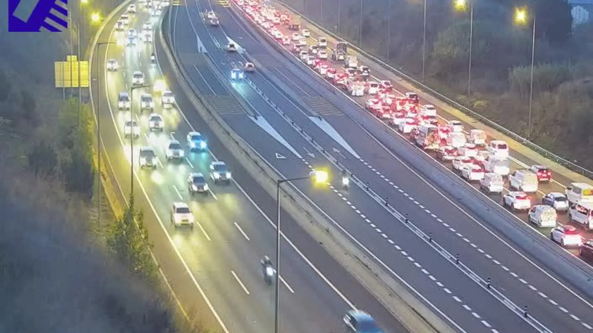 Caos en la C58 16 kilómetros de colas entre Barcelona y Terrassa por