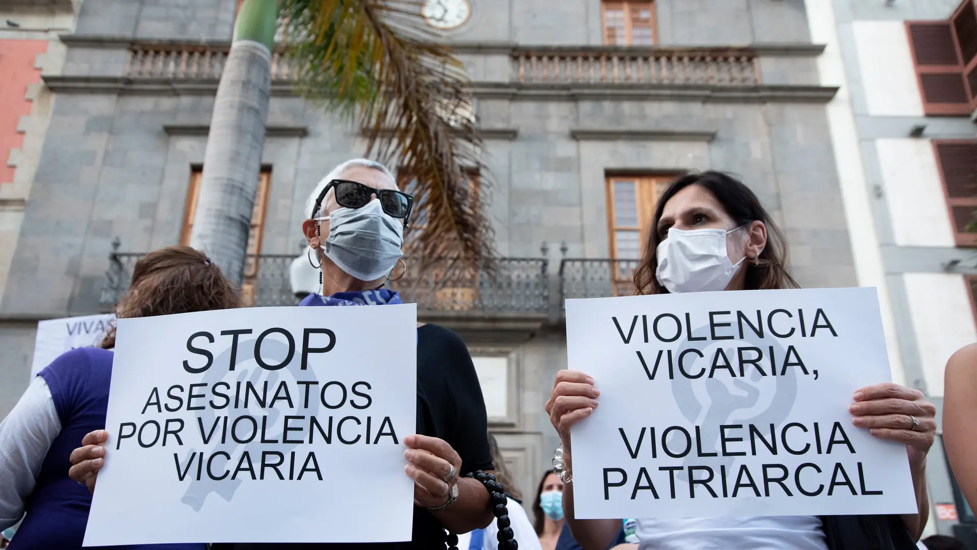 Una nueva ley del Gobierno tipifica como delito la violencia vicaria y prohíbe la difusión de textos o imágenes del crimen