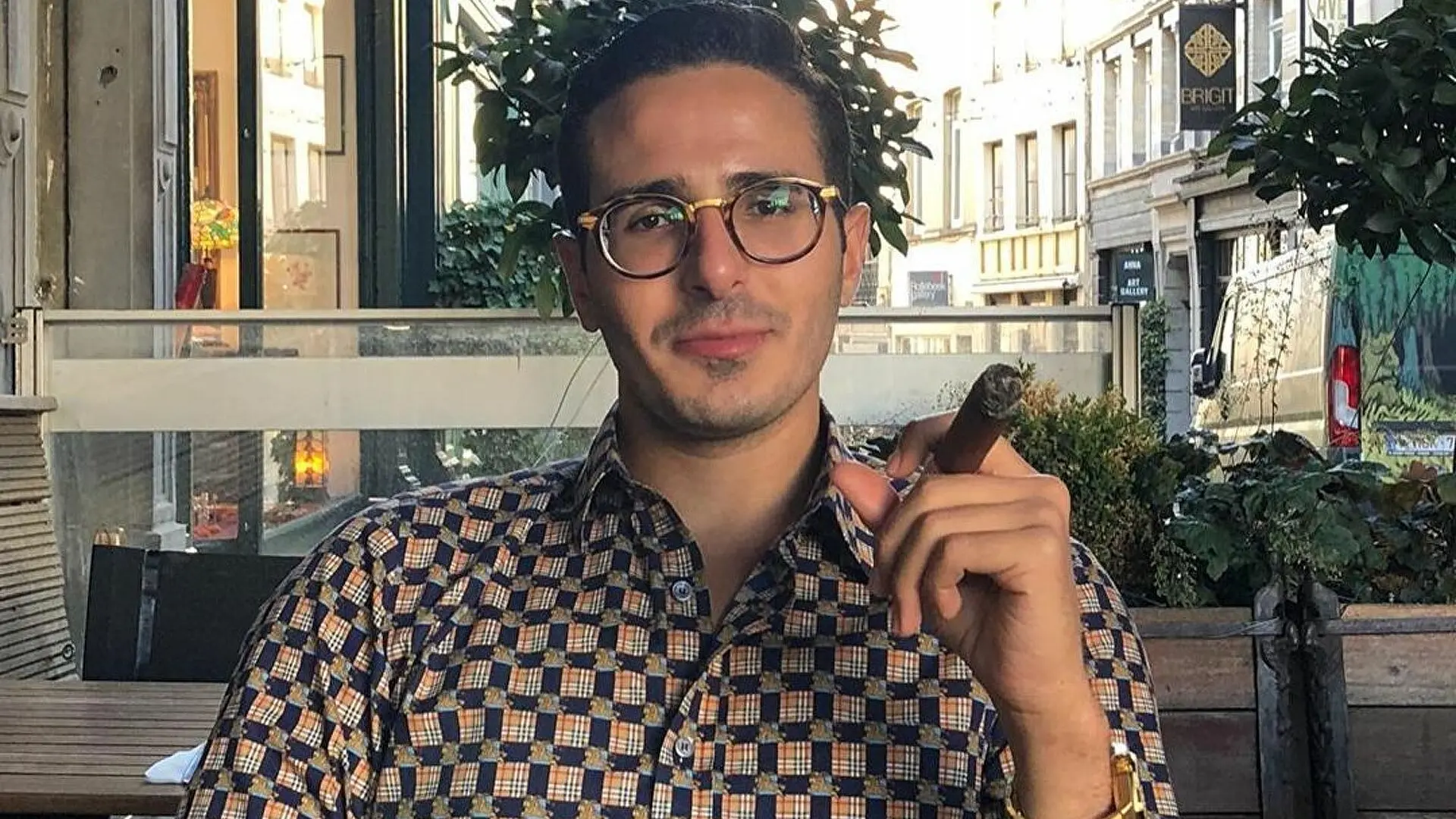 Detienen en Georgia al conocido estafador de Tinder que inspiró una película de Netflix