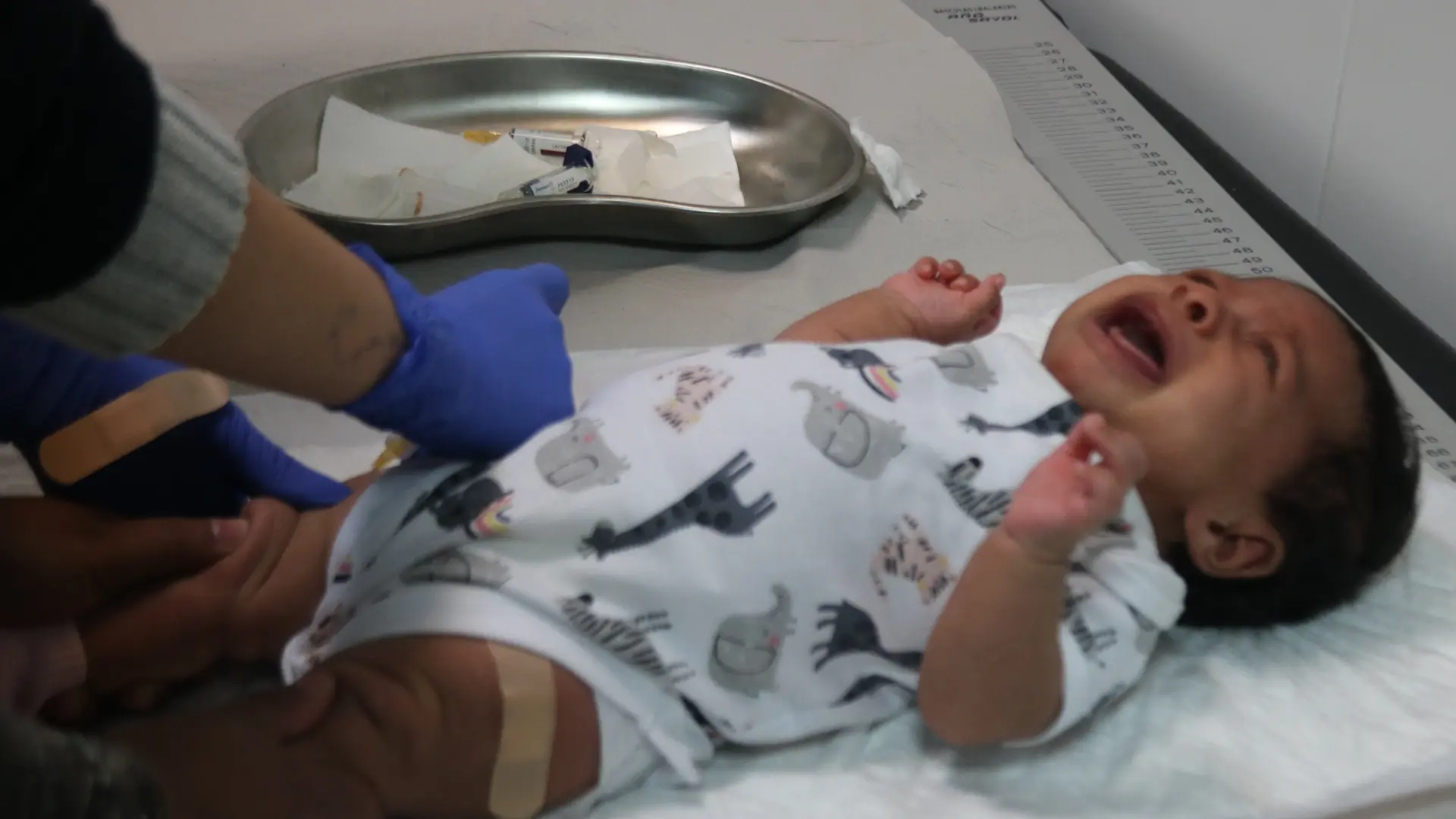 Andalucía inicia la vacunación gratuita frente al rotavirus y adelanta la triple vírica a los 2 años