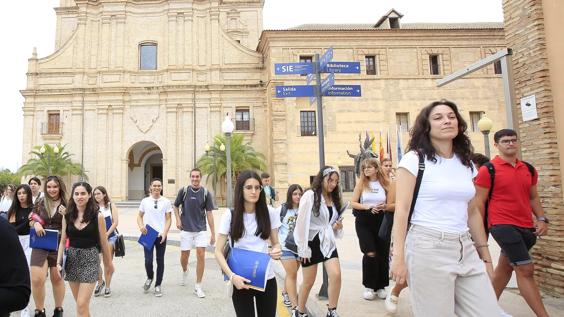 El gasto medio de los hogares en estudios sube un 25% en cuatro años hasta los 2.056 euros por alumno