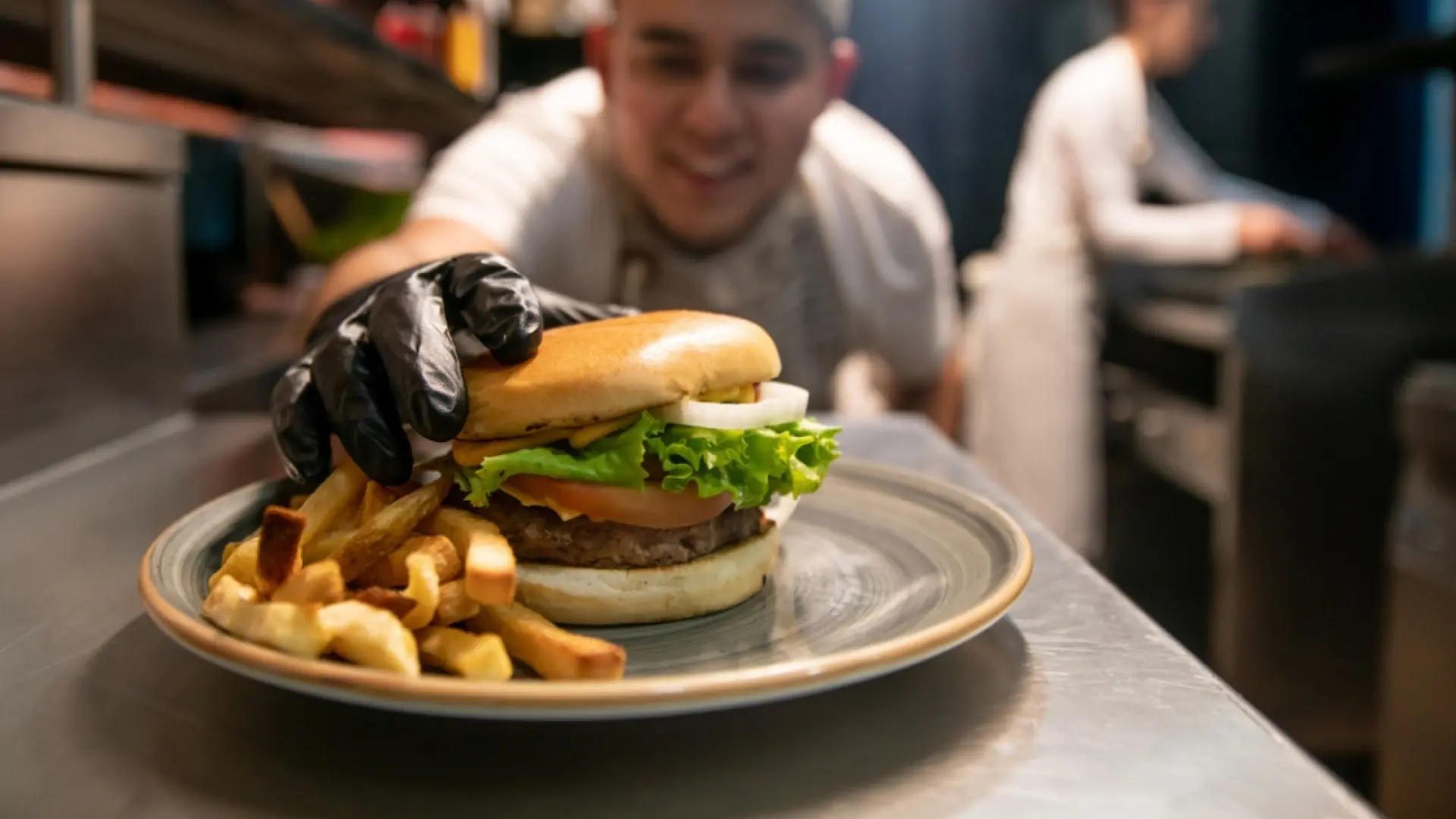 Dónde comer hamburguesa de paella, la versión más sorprendente del
