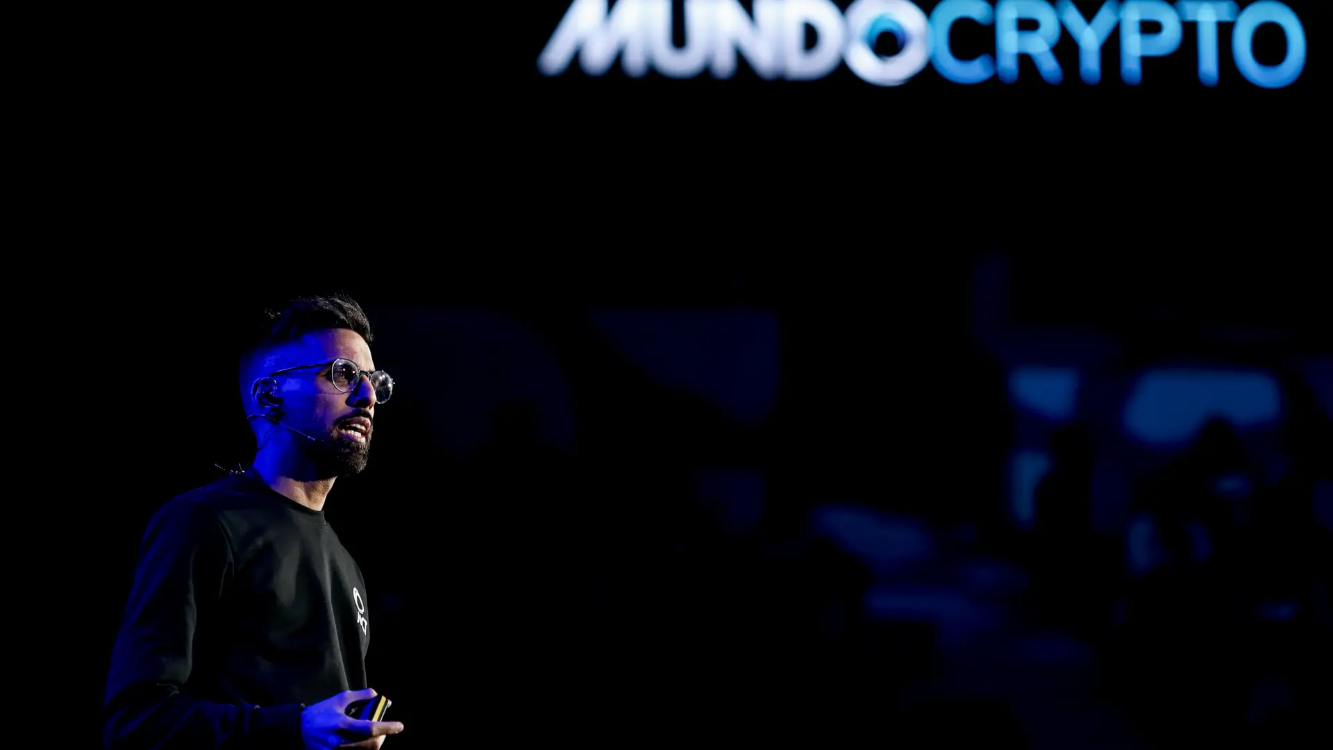 Mundo Crypto despide al 5% del equipo pero declara estar en 