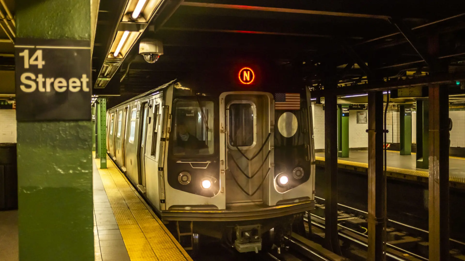 Abandonan a una bebé recién nacida en una estación del Metro de Nueva York