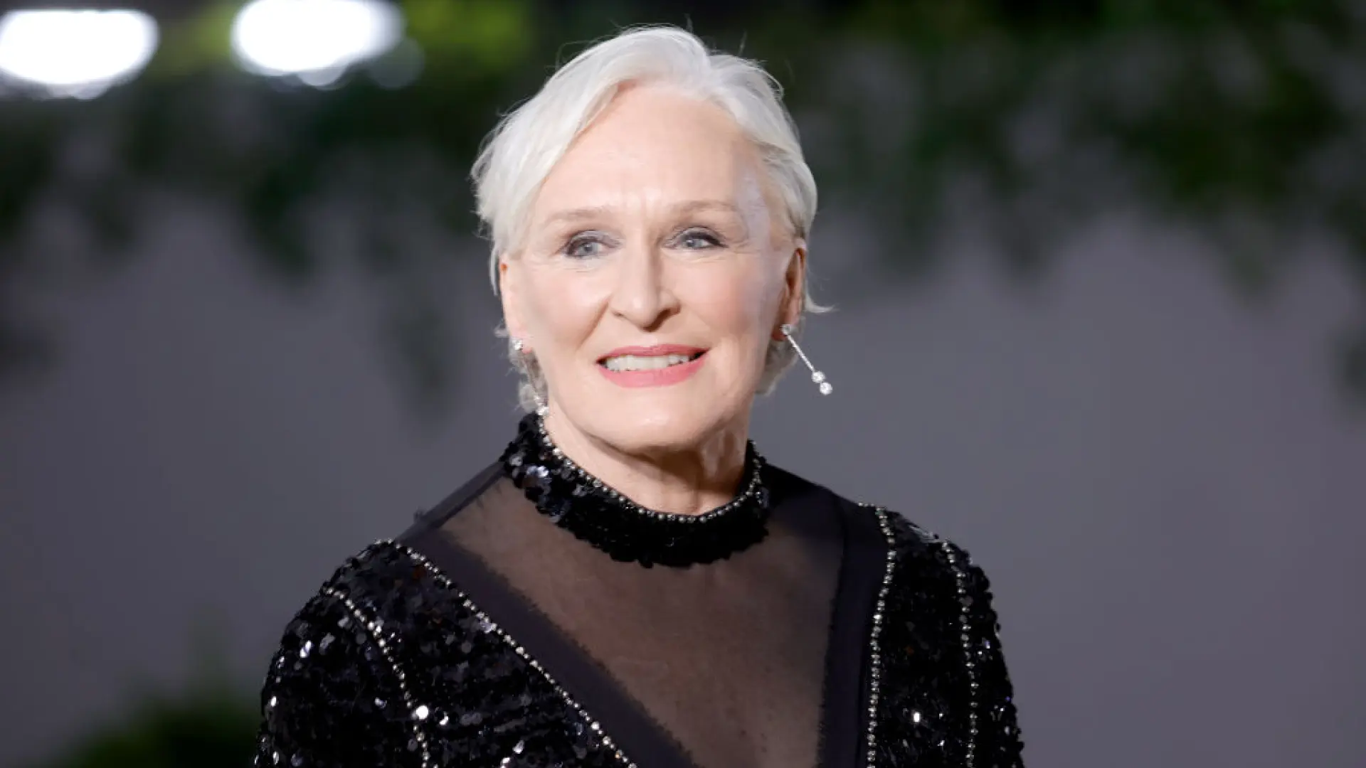 Los Javi fichan por sorpresa a Glenn Close para su nueva película, 'La bola negra'