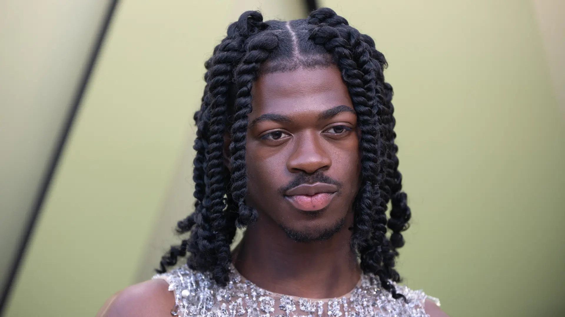 Lil Nas X, acusado de cuatro delitos graves por enfrentarse a la Policía en Los Ángeles