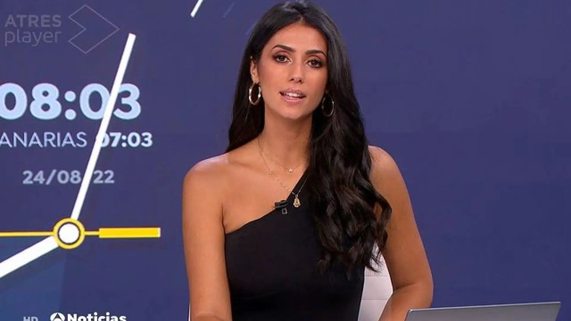 
         Noor Ben Yessef: "No es normal que con 24 años en televisión te inciten a pincharte botox" 
    