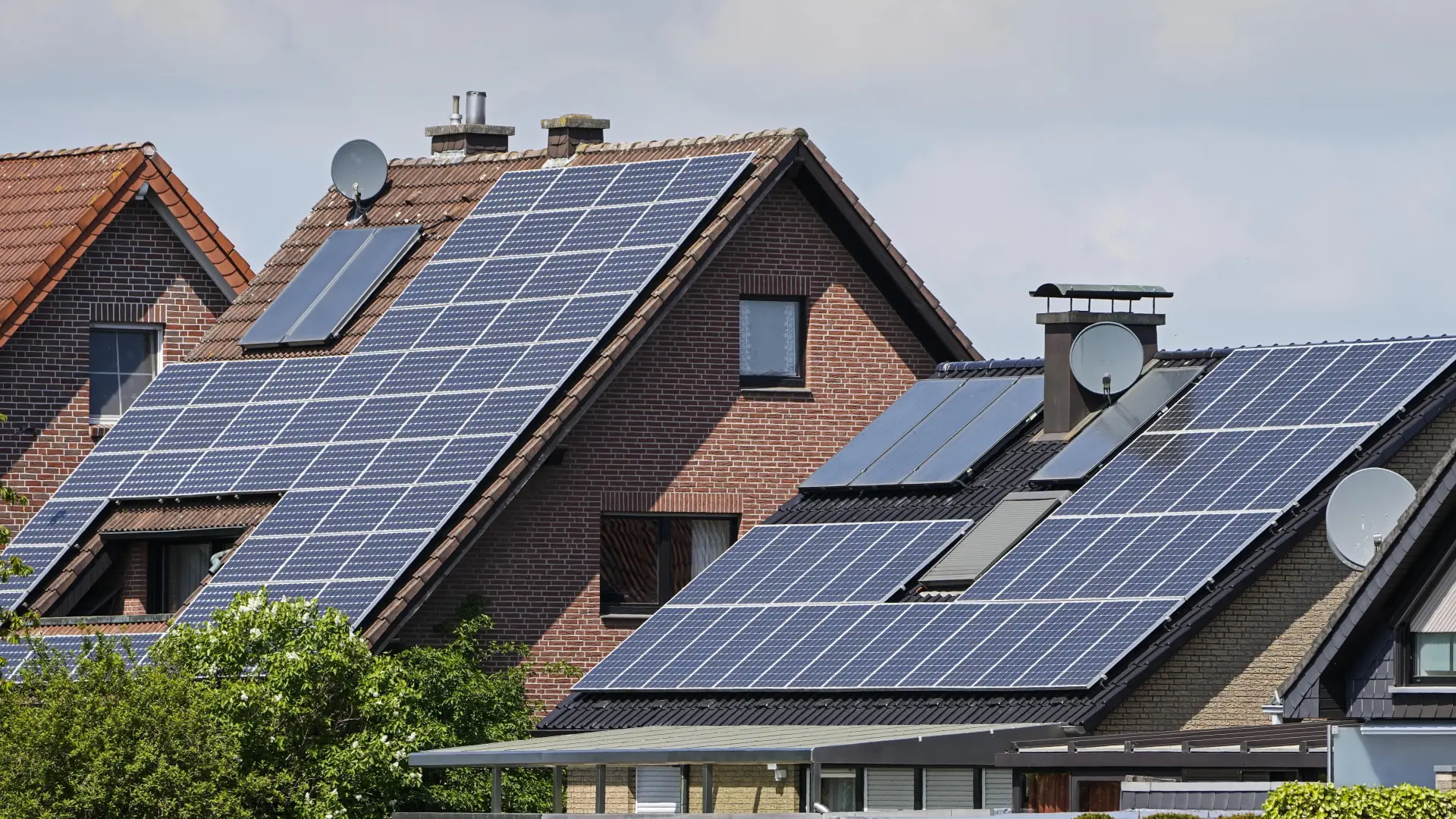 Autoconsumo: de revolución energética a una de las incógnitas que pone la red en riesgo de apagón