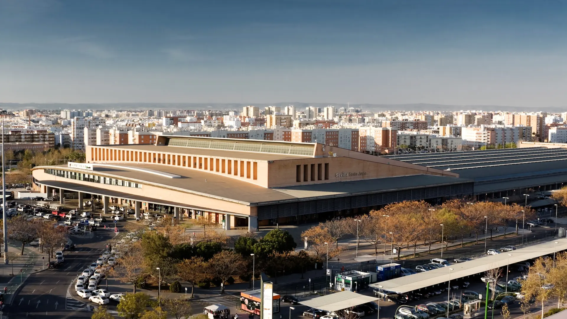 Transportes estudia si el ruido del tren causa molestias o altera el sueño en Madrid, Sevilla, Valencia, Barcelona y otras cinco provincias