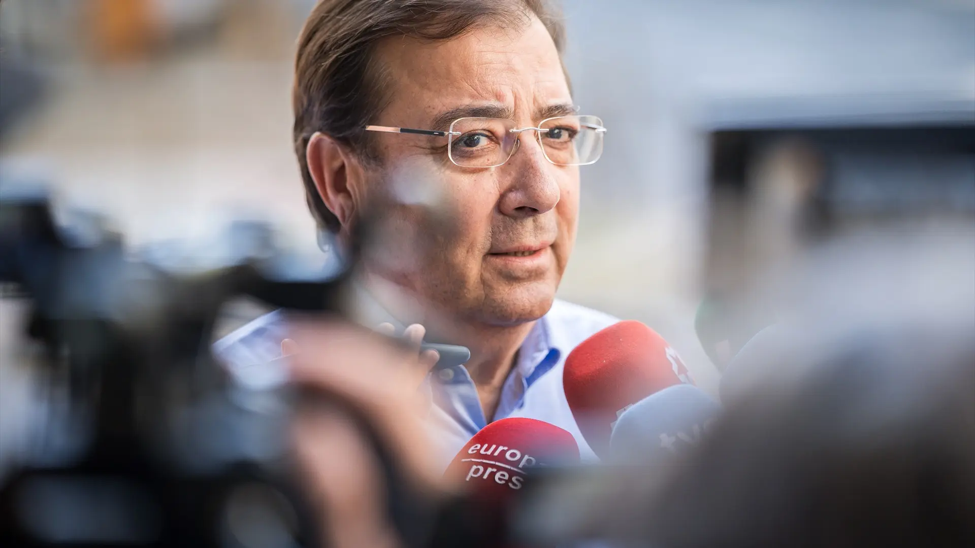 El PSOE de Extremadura desmiente la muerte de Guillermo Fernández Vara: "Está muy frágil"