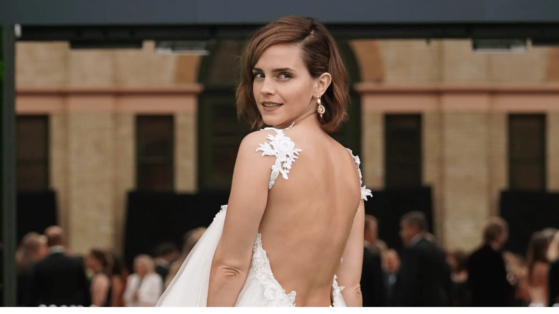 Emma Watson se despide de Venecia con el 'tres piezas' más elegante que llevaremos a finales de verano