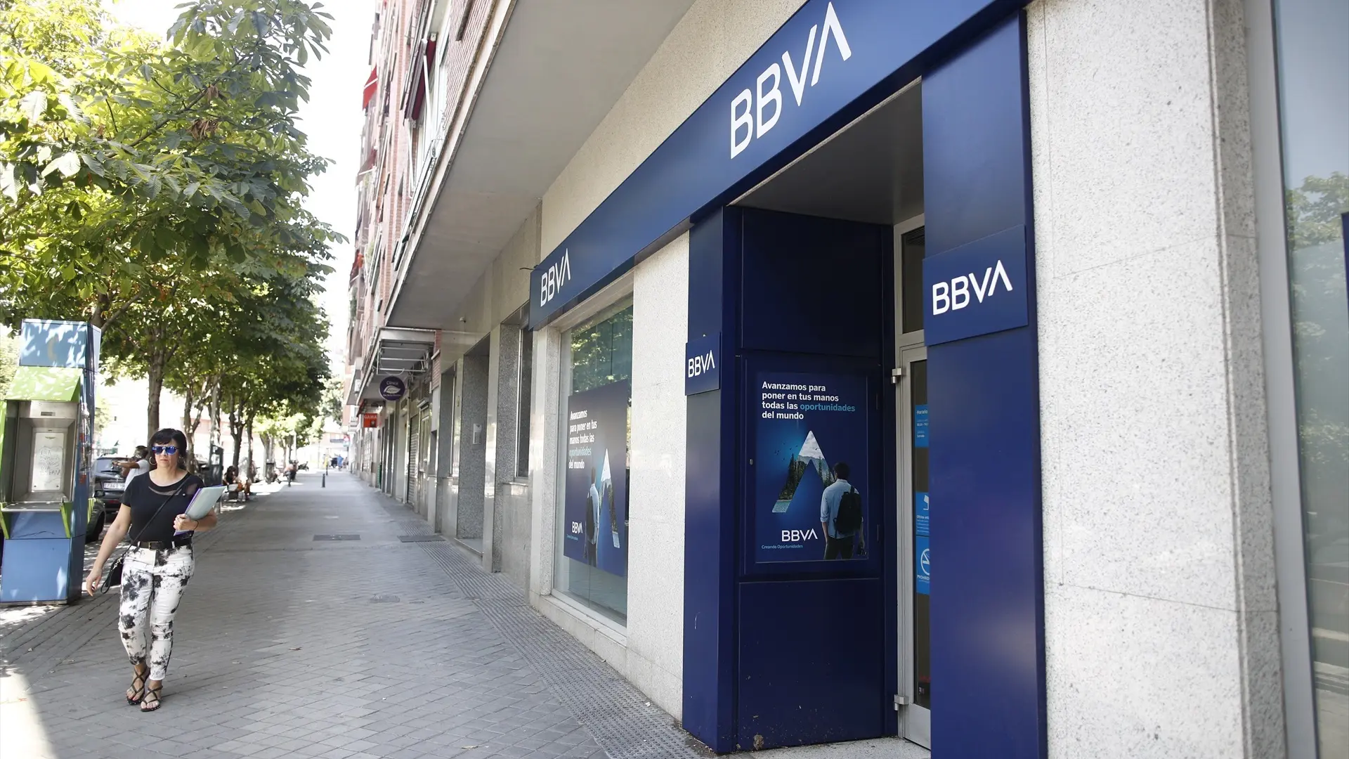 BBVA amplía hoy el horario de 68 oficinas en trece comunidades para realizar el canje de acciones