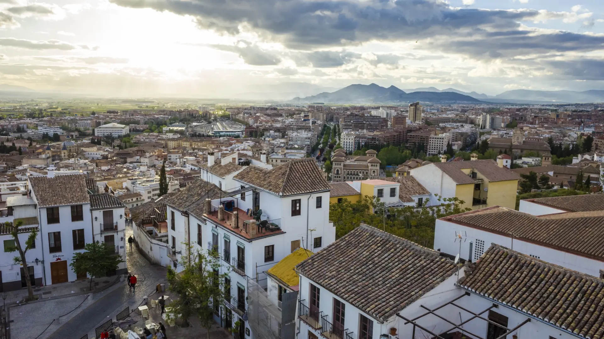 Temor en Granada por los continuos robos del ladrón de 'la piedrecita': "Hay runrún en el barrio"