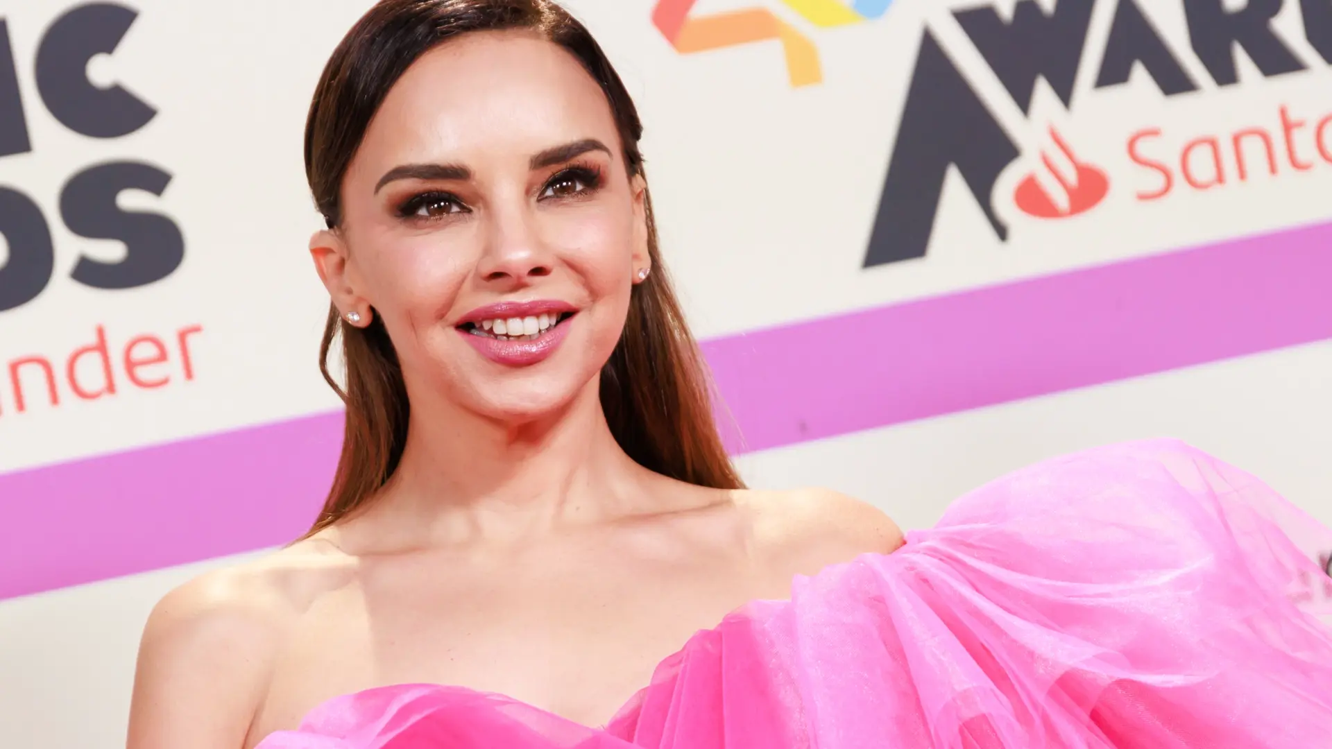 Chenoa responde sobre Bisbal tras coincidir con él en LOS40 Music Awards