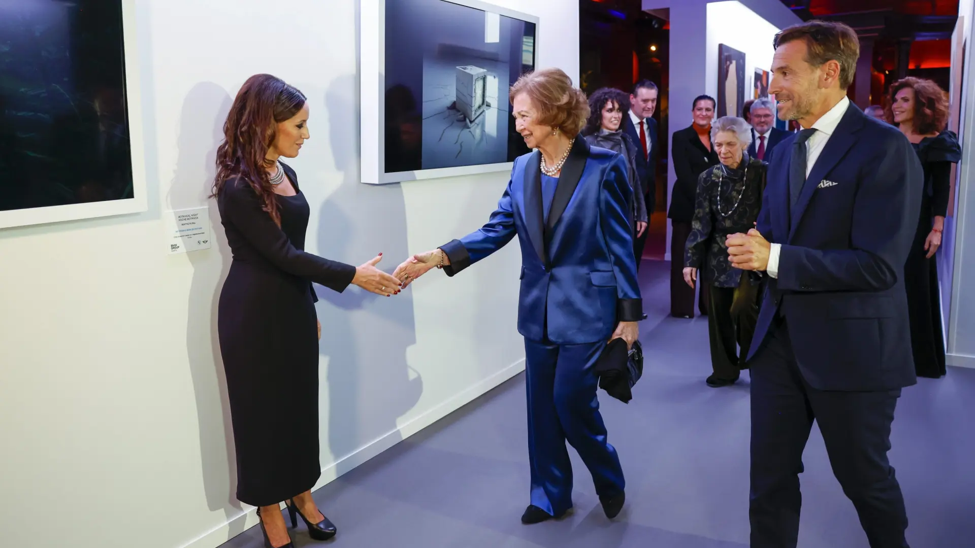 La reina Sofía se reencuentra con Antonio López, 10 años después del  retrato real, en la entrega del Premio BMW de Pintura