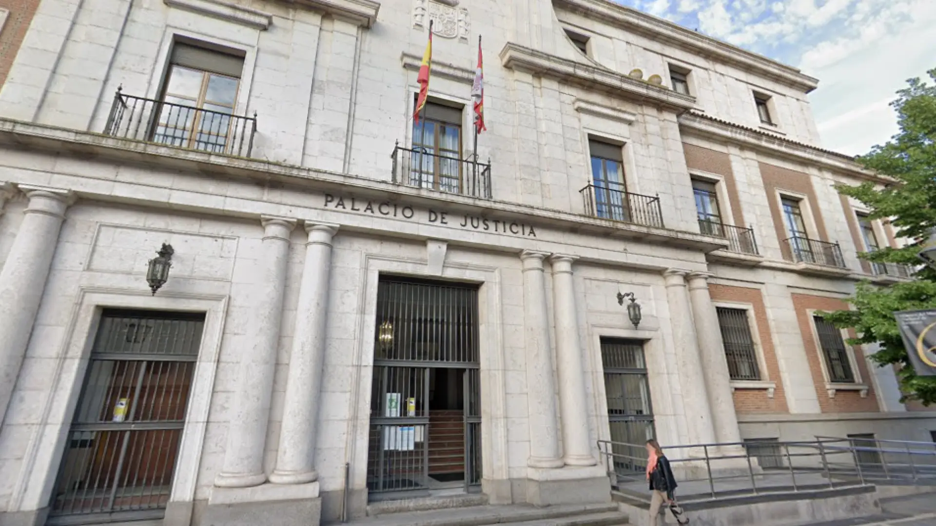 Rechazado el despido de una empleada en León por llamar "puto gordo" y "maricón" a un compañero al haber prescrito la falta