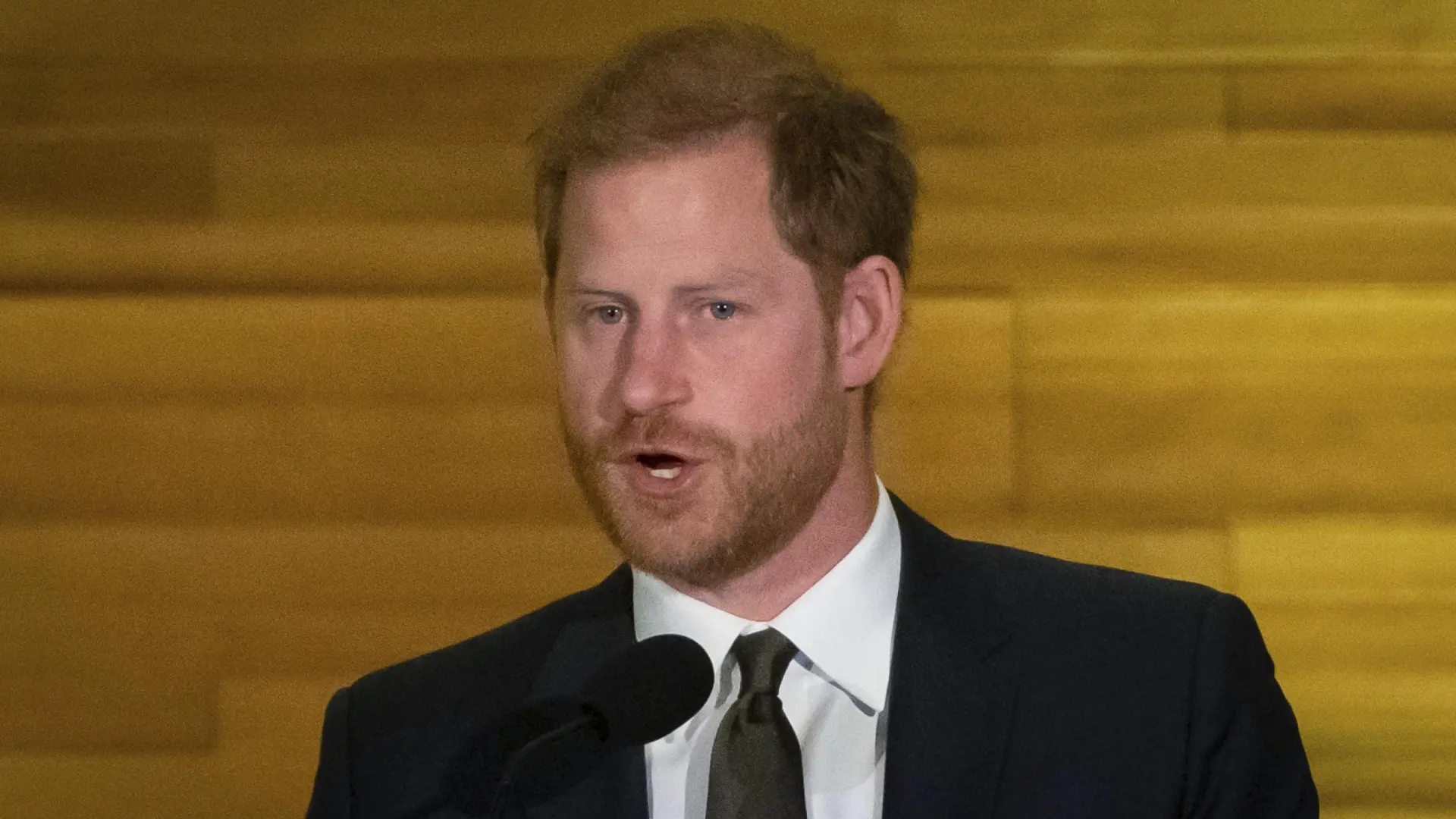 El príncipe Harry viaja a Ucrania para apoyar a los heridos de la guerra tras su reencuentro con Carlos III en Reino Unido