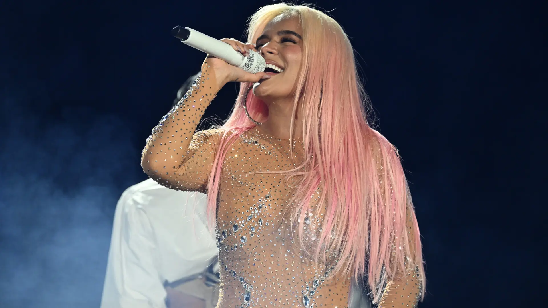 Karol G pospone su concierto en Paraguay debido a un intenso temporal: "La  tormenta eléctrica puede ser muy peligrosa para todos"