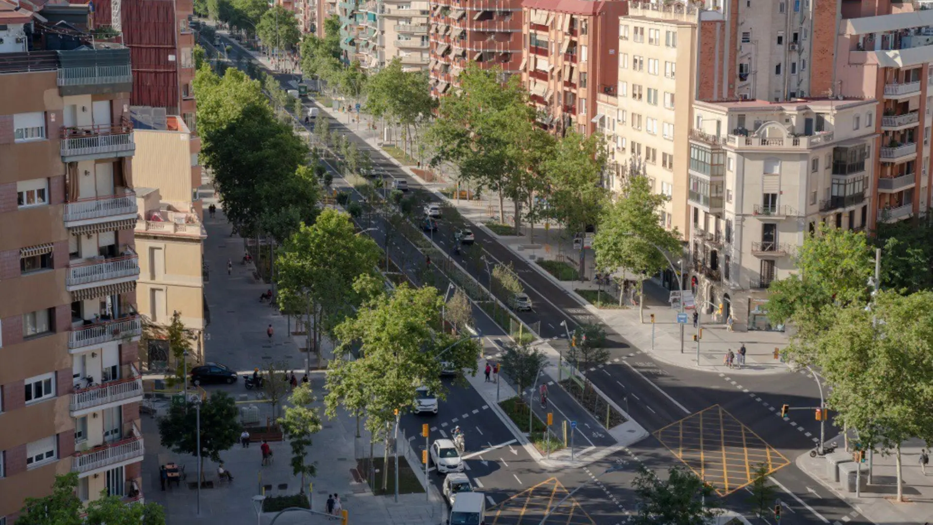 Muere una mujer de 84 años atropellada por un turismo en la avenida Meridiana de Barcelona