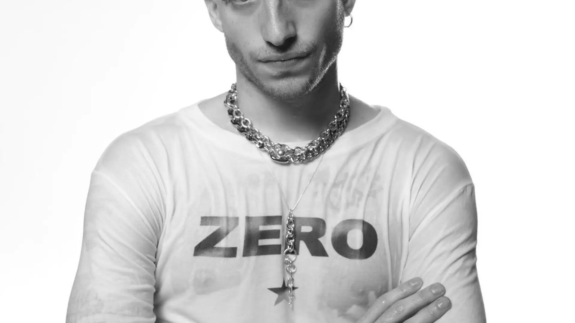 Wos muestra al mundo su distopía íntima con su nuevo álbum