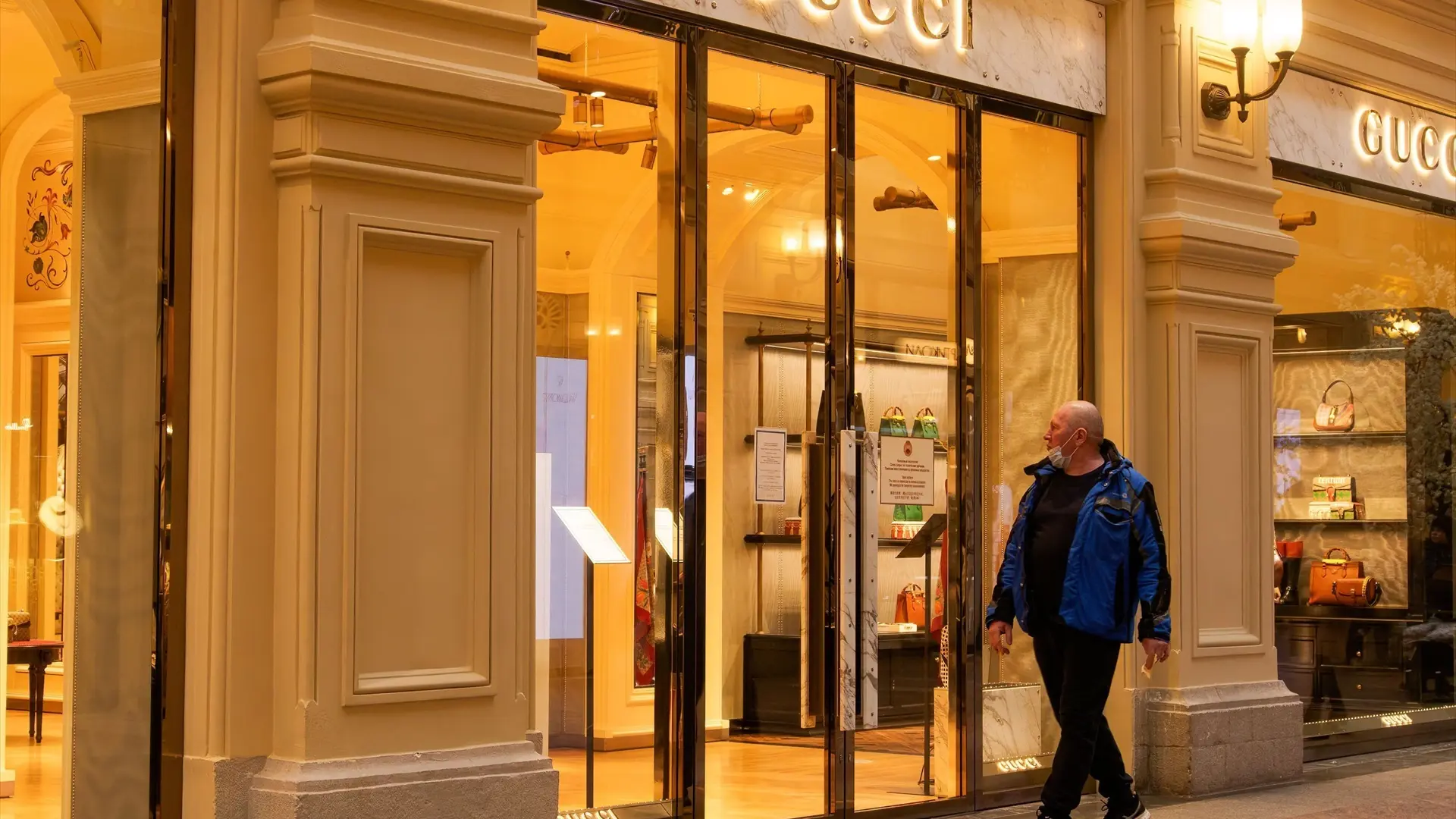 La dueña de Gucci se alía con L'Oreal a quien vende su negocio de cosméticos por 4.000 millones