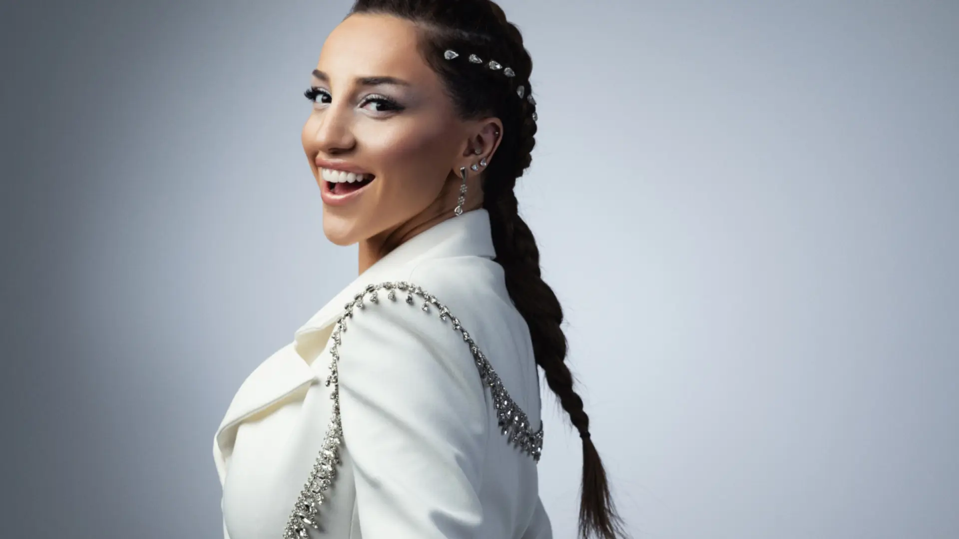 Qué dice la letra de 'Firefighter', la canción con la que Nutsa Buzaladze representará a