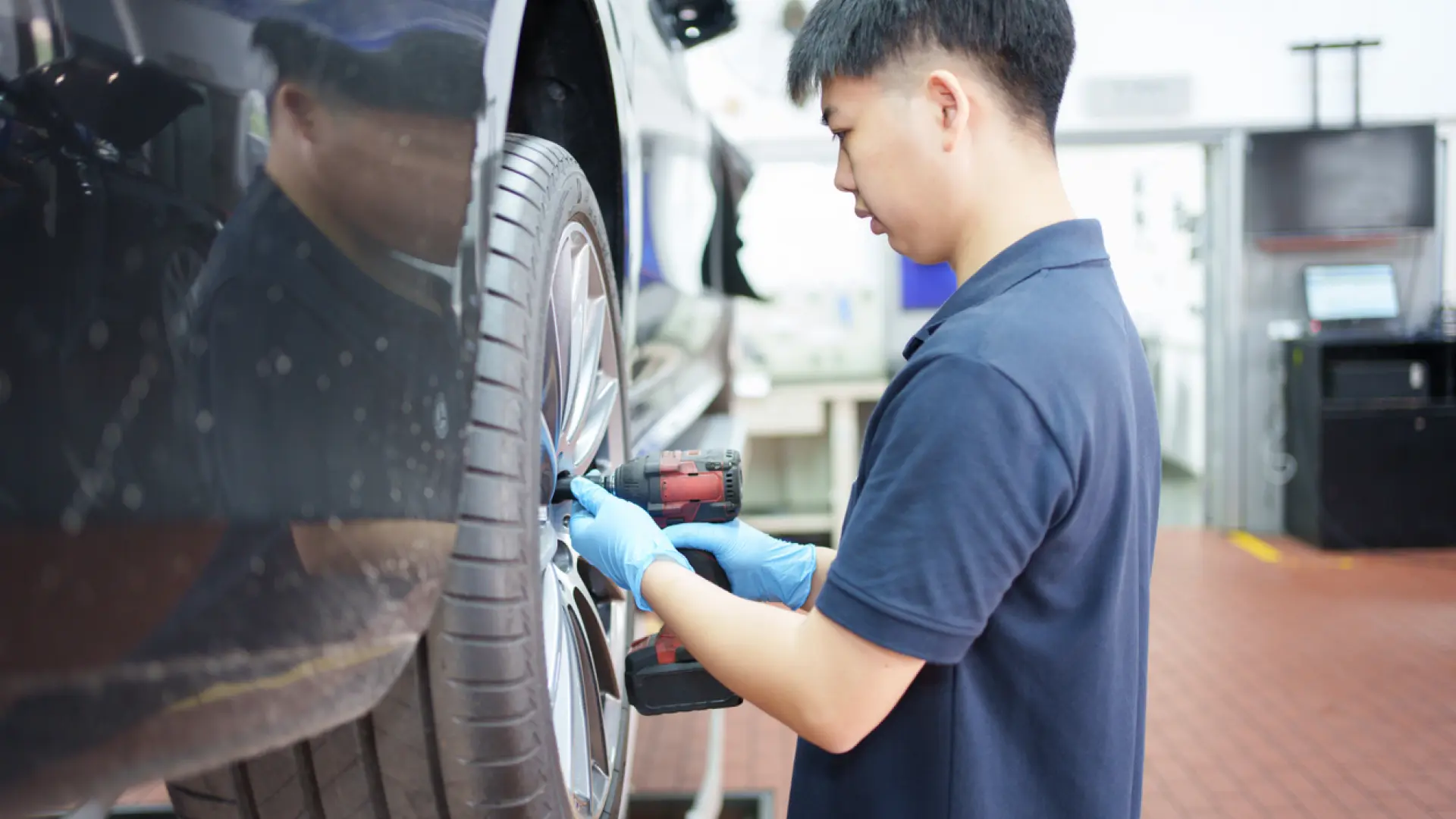 ¿Neumáticos desgastados? Una mecánica revela lo que puede estar ocurriendo en tu coche: "Podría sufrir daños"