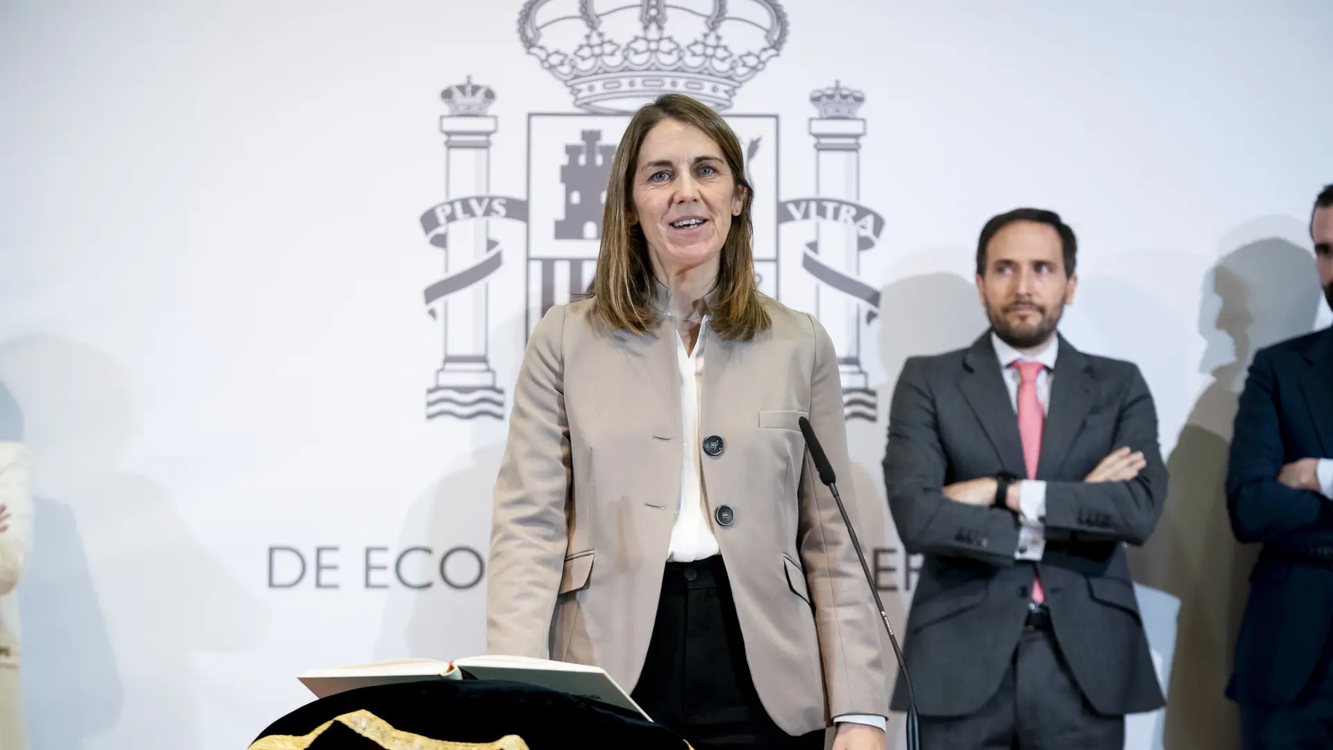 El Tesoro emitirá 5.000 millones menos de deuda este año por el tirón de la economía y el empleo