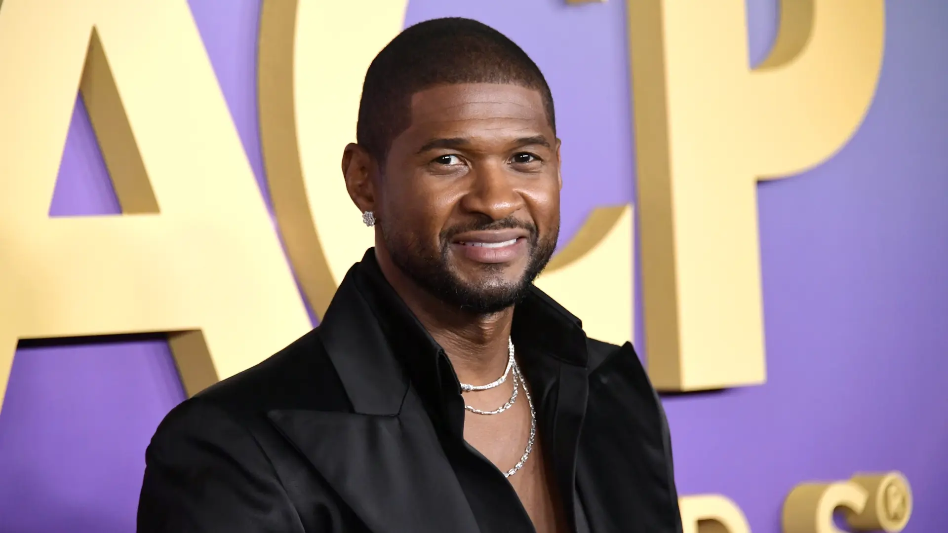 
         Usher defiende a Puff Diddy a pesar de su condena por delitos de prostitución 
    