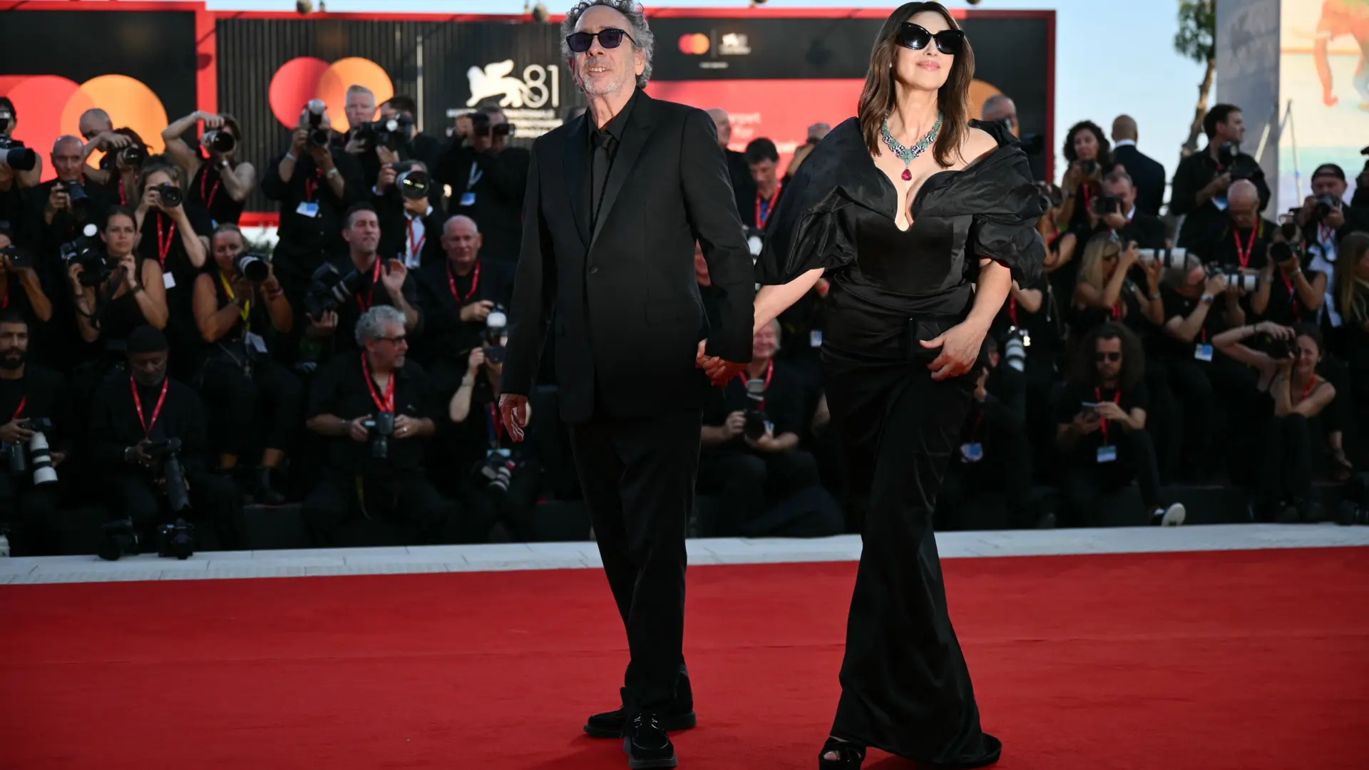 Tim Burton y Monica Bellucci rompen su relación después de casi tres años juntos