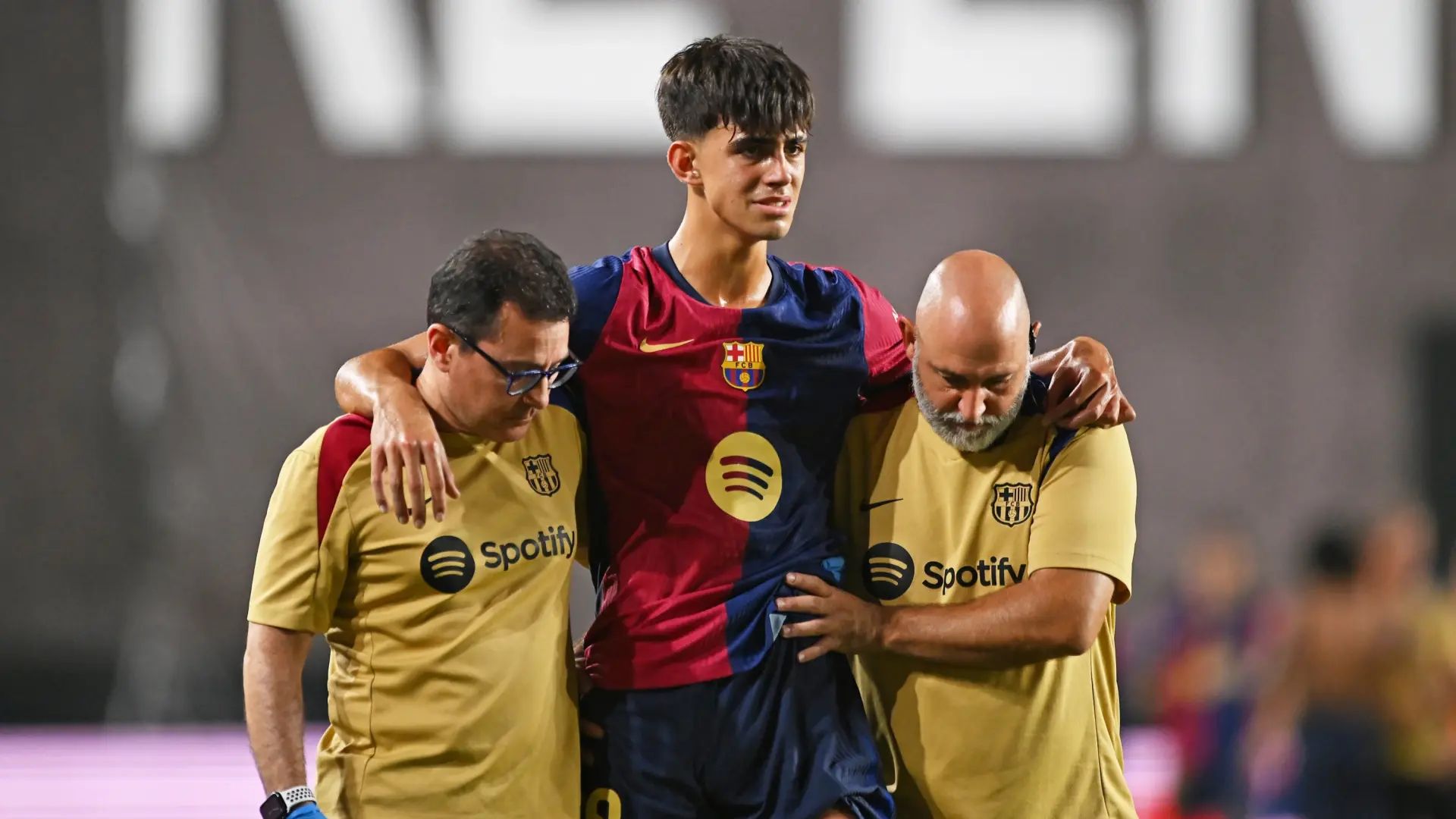 Otra lesión en el Barça: Marc Bernal también abandona la convocatoria de la selección por "molestias físicas"