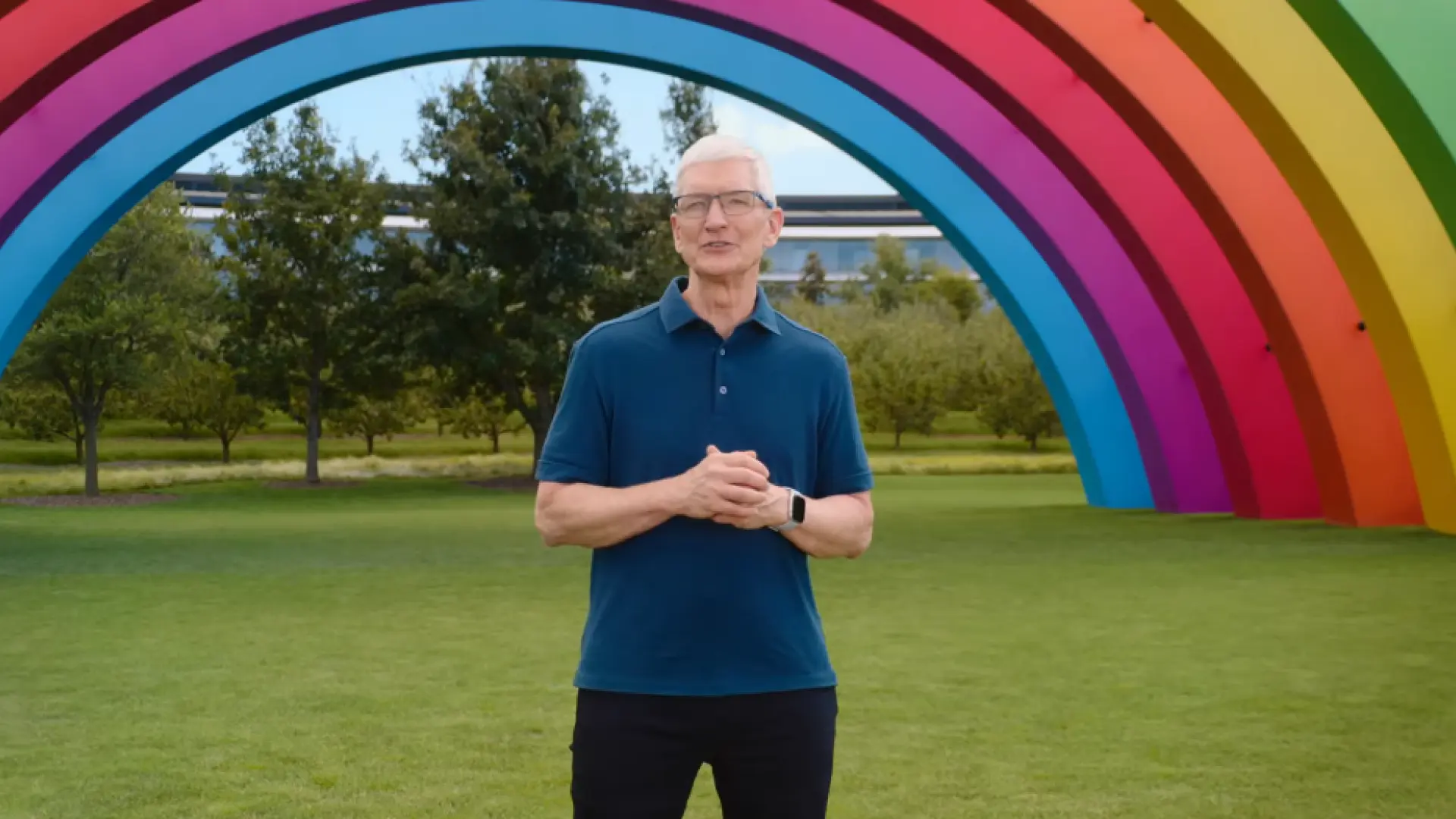 Tim Cook niega su jubilación y reafirma su compromiso: "No puedo imaginarme la vida sin Apple"