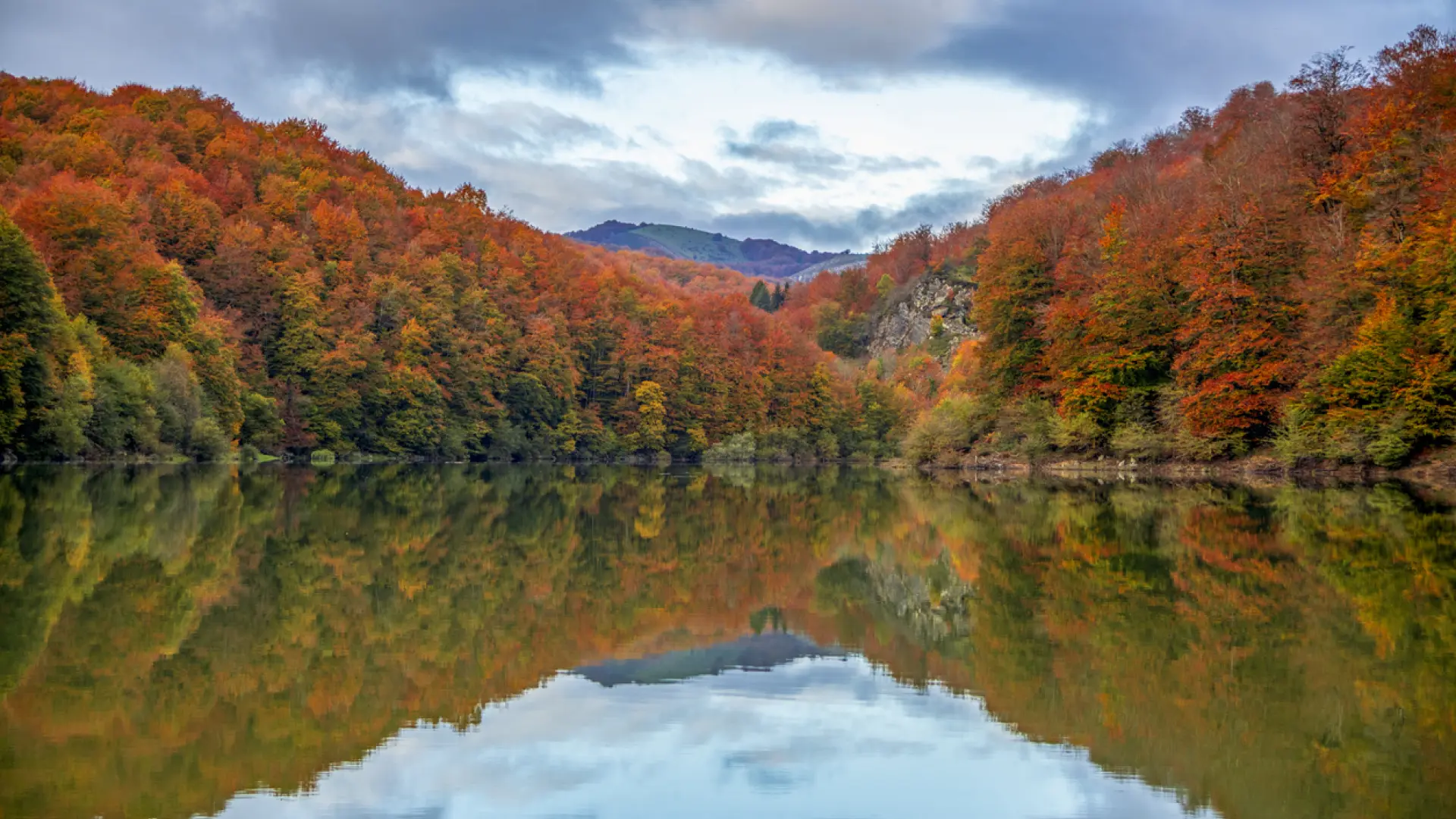 Los mejores destinos de España para visitar en otoño y las actividades que deberías hacer para descubrirlos