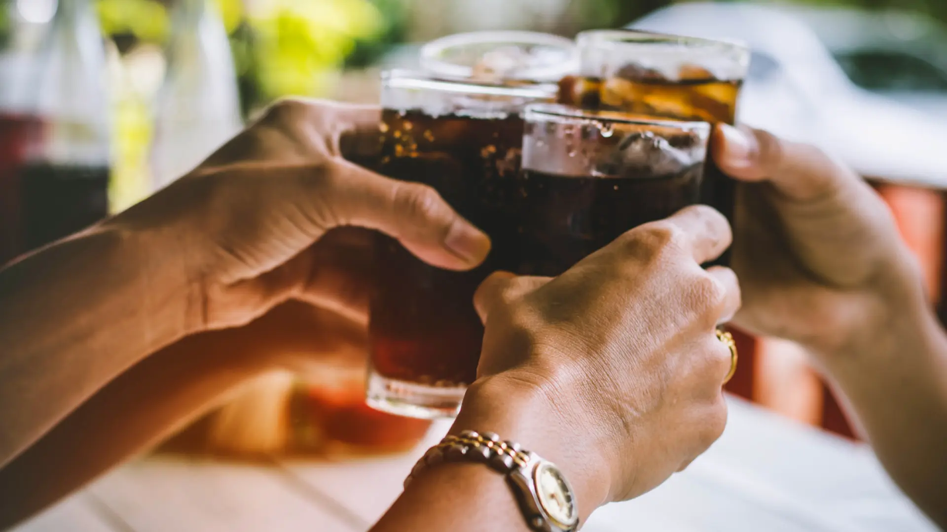 Zurracapote, pajarete y ratafía, las bebidas populares de España que pocos conocen fuera de su región