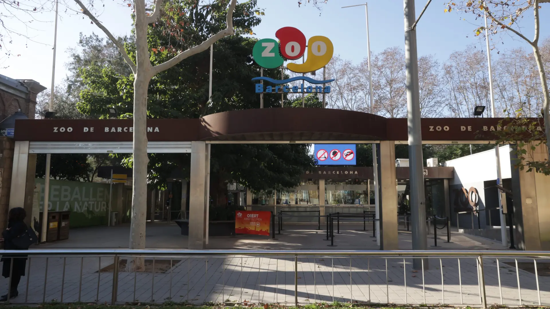 entrada-zoo-bcn.jpeg
