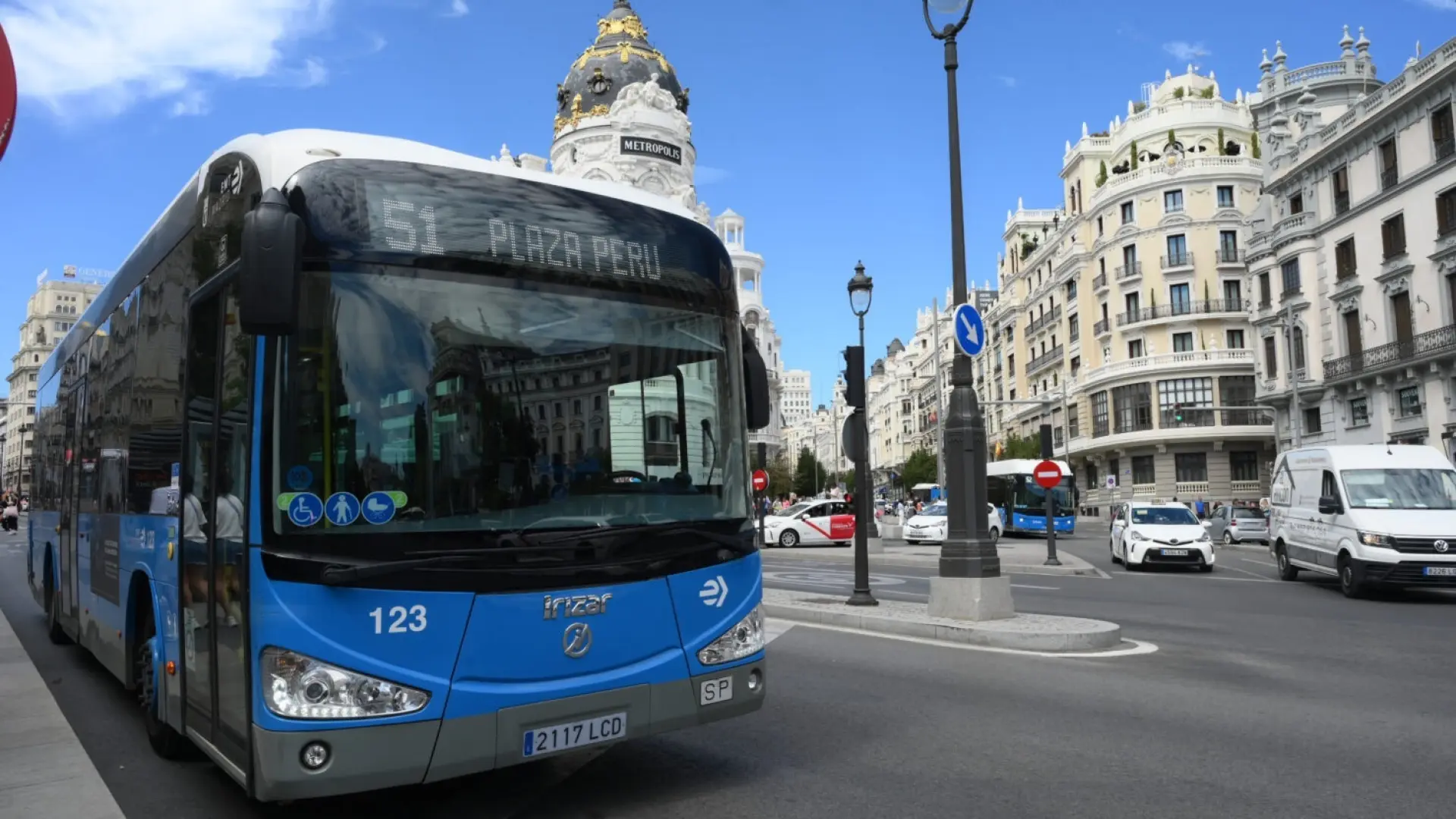 La IA se sube a los buses de Madrid para detectar caídas, aglomeraciones y riesgos
