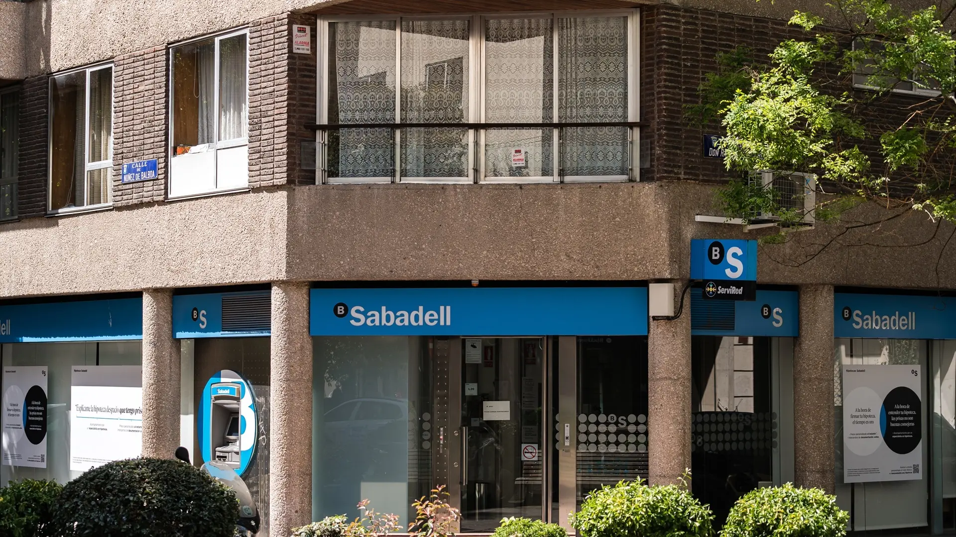 Банк Sabadell повышает ставки и привлекает клиентов