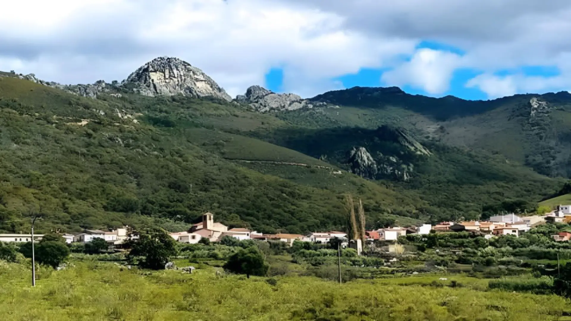 El restaurante con un Solete Repsol que se encuentra en un pueblo extremeño  de menos de 50 habitantes