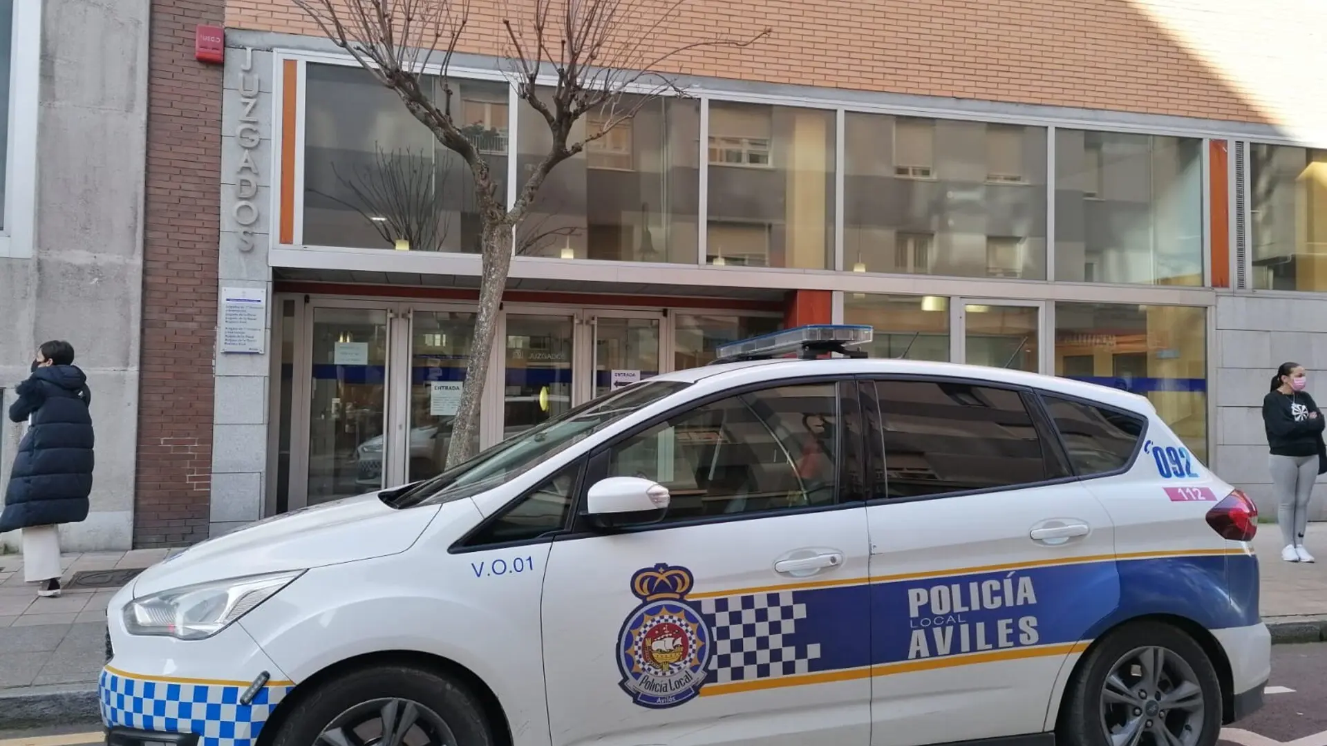 Detienen a una madre y su hija por agredirse mutuamente en Avilés