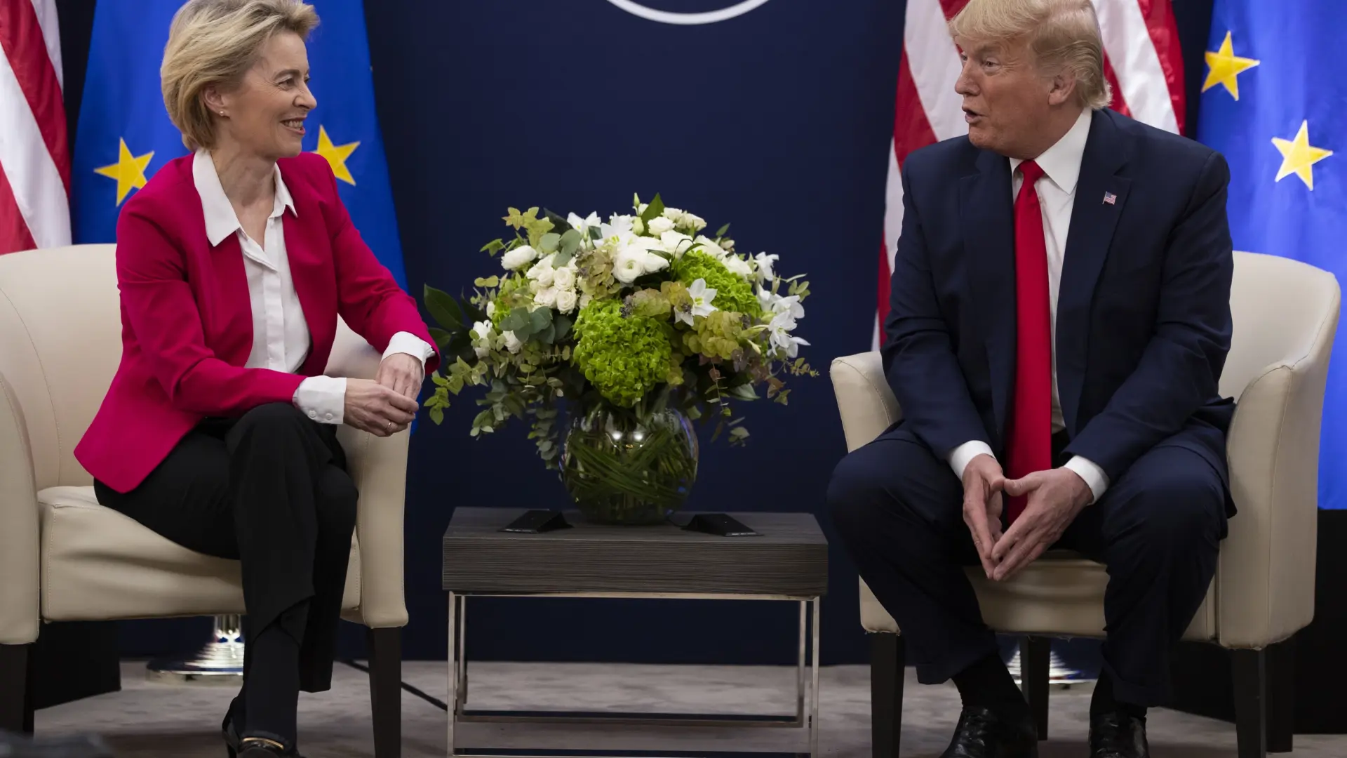 Trump se reúne con Von der Leyen y suma un nuevo capítulo a una década de tensiones comerciales con la UE durante sus mandatos