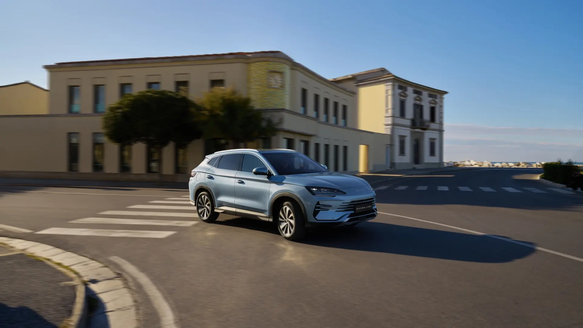 ¿Coches enchufables usados pero sin riesgos? BYD asegura una batería al 90% y cobertura total