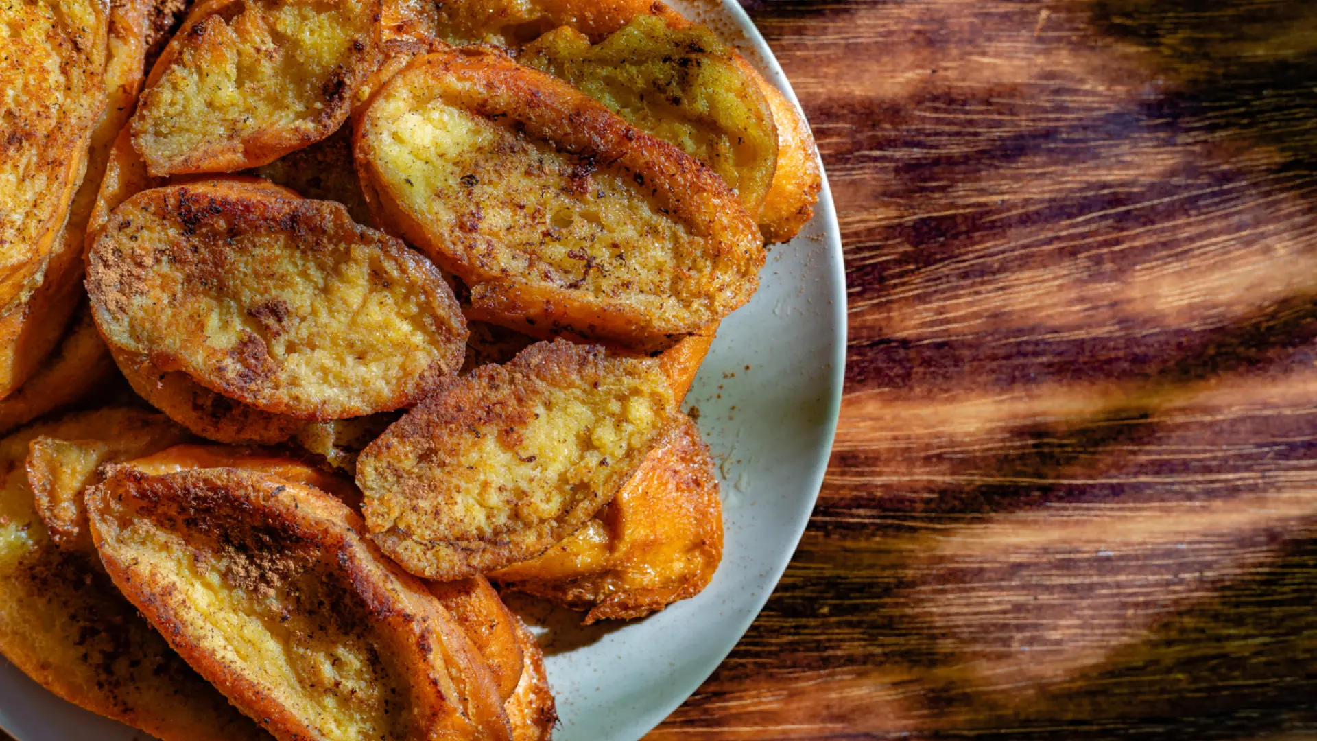 El secreto de los cocineros para hacer unas torrijas más cremosas y esponjosas
