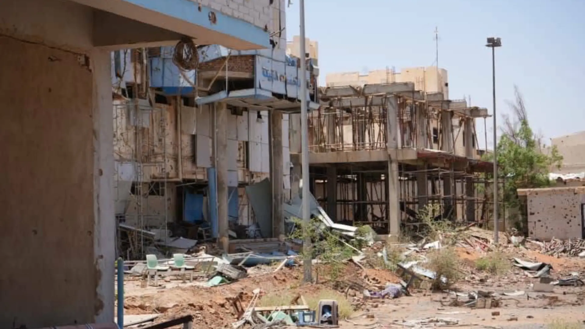 Albares pide un alto al fuego en Sudán ante "la peor crisis humanitaria del planeta", con 15 millones de personas desplazadas