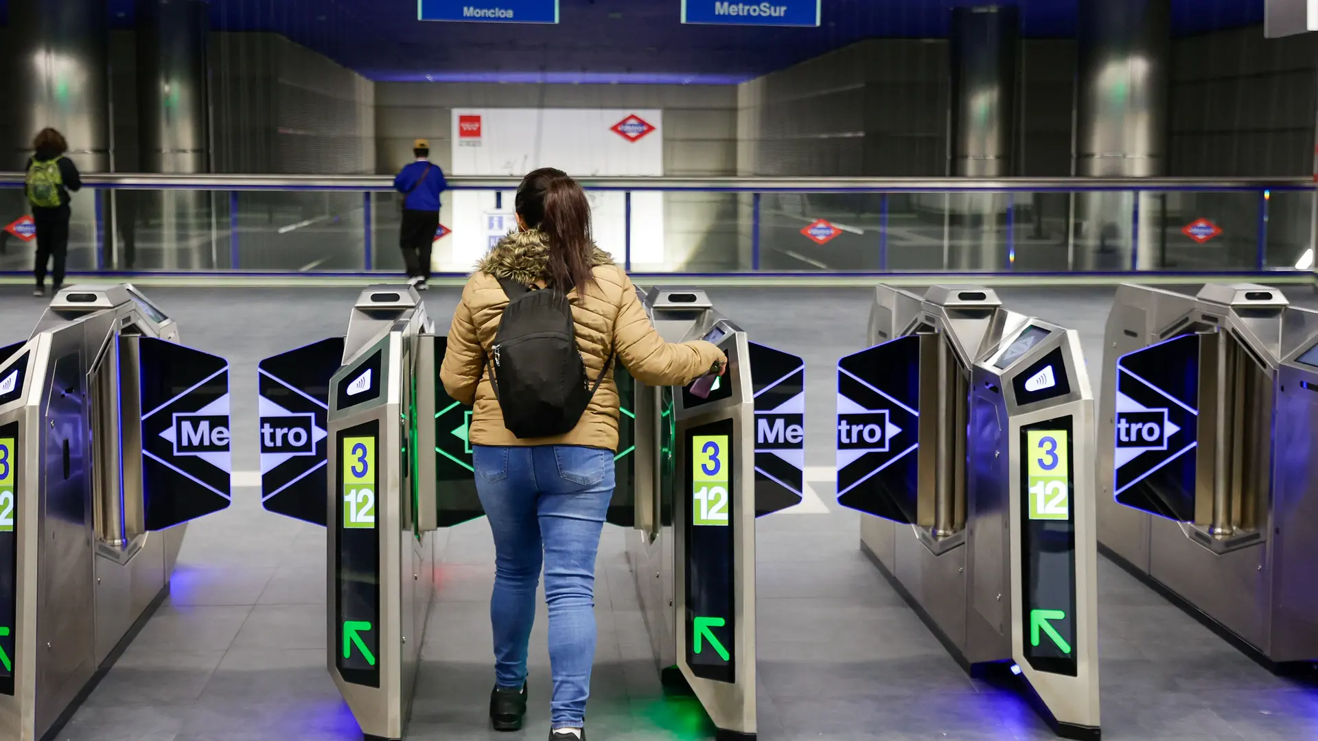 El abono transporte virtual en el móvil llega a Madrid en fase piloto antes de implementarlo a final de año thumbnail