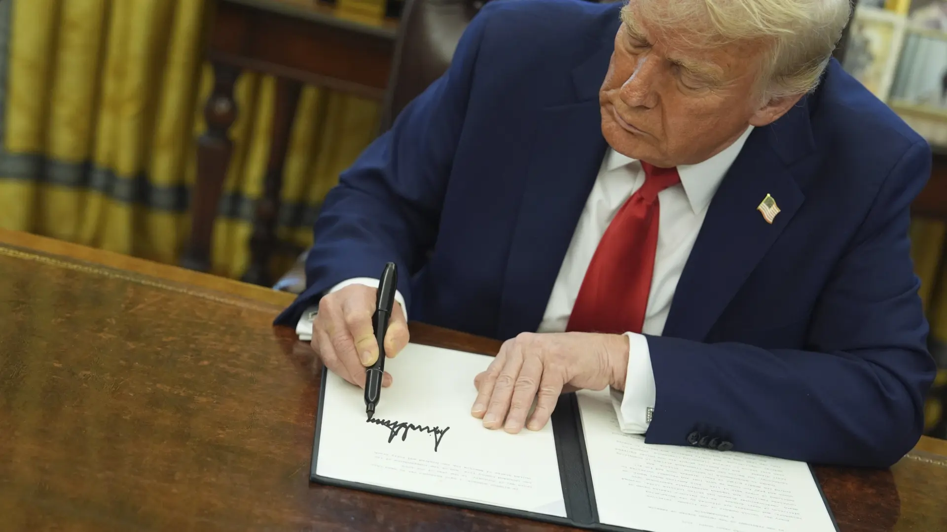 Guerra de Trump a la H-1B y a los extranjeros de Silicon Valley: impone una tasa de 100.000 dólares al visado de empleados cualificados