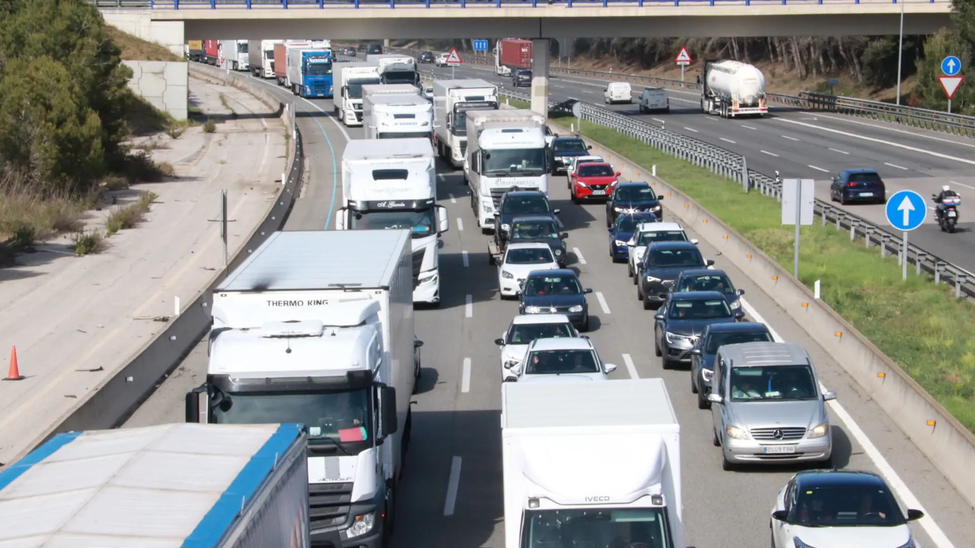 Ожидается наплыв автомобилей в Каталонии на праздники